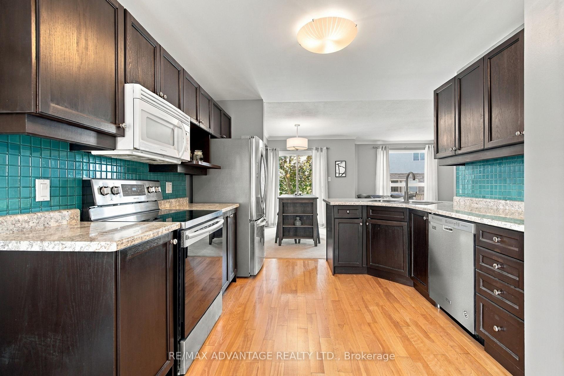 Photo 16 of 744 Blacksmith Street, London, North M — HOMEH