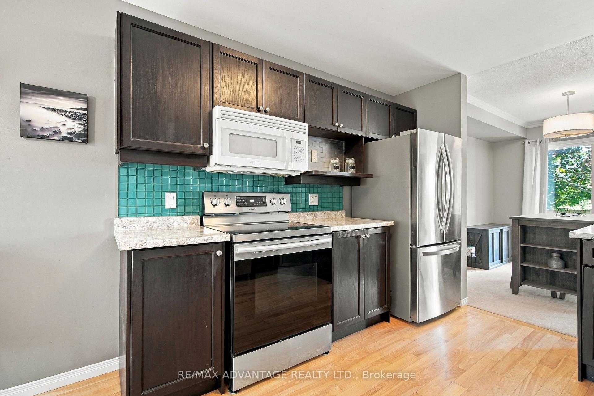 Photo 17 of 744 Blacksmith Street, London, North M — HOMEH