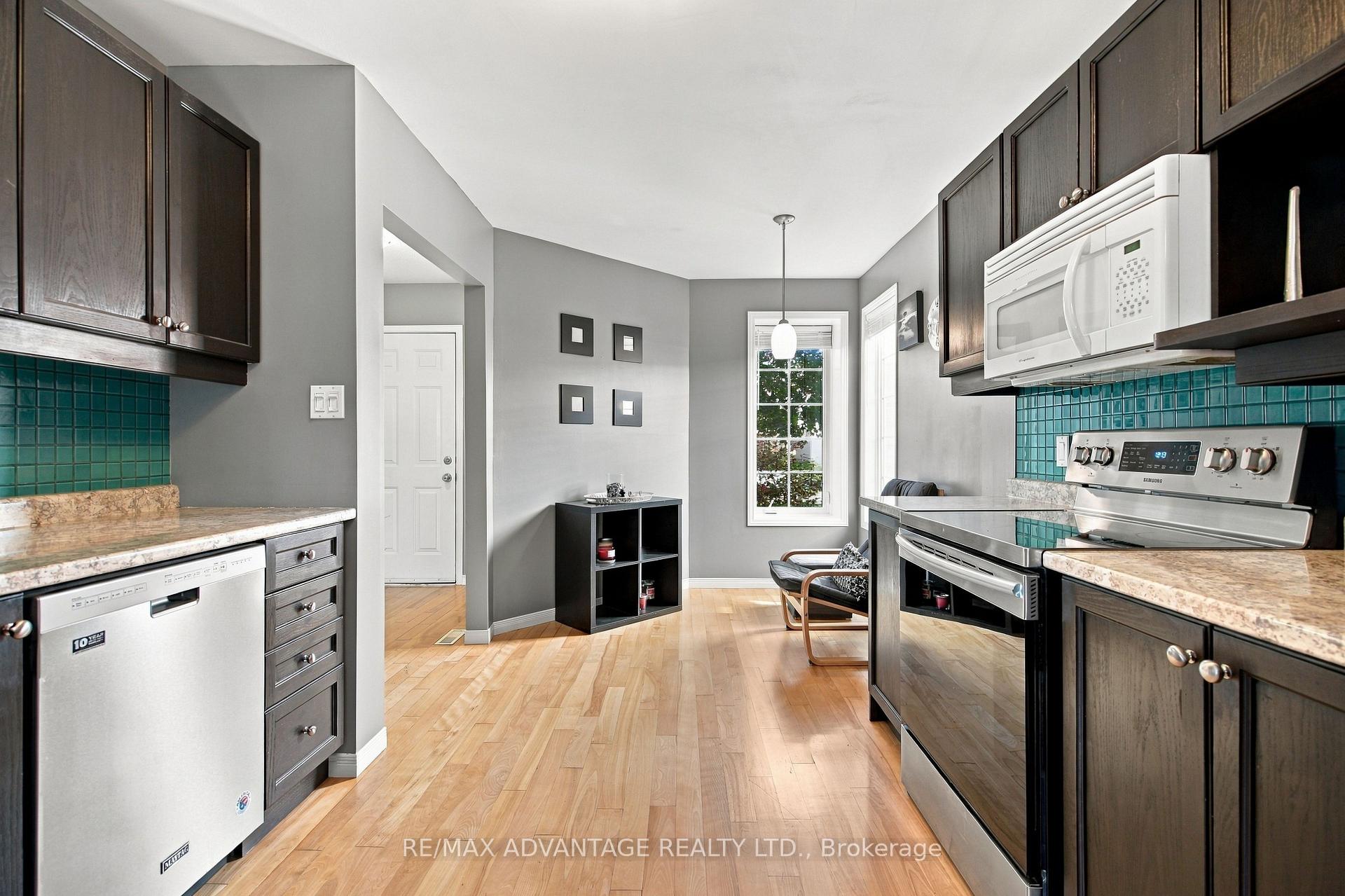 Photo 18 of 744 Blacksmith Street, London, North M — HOMEH