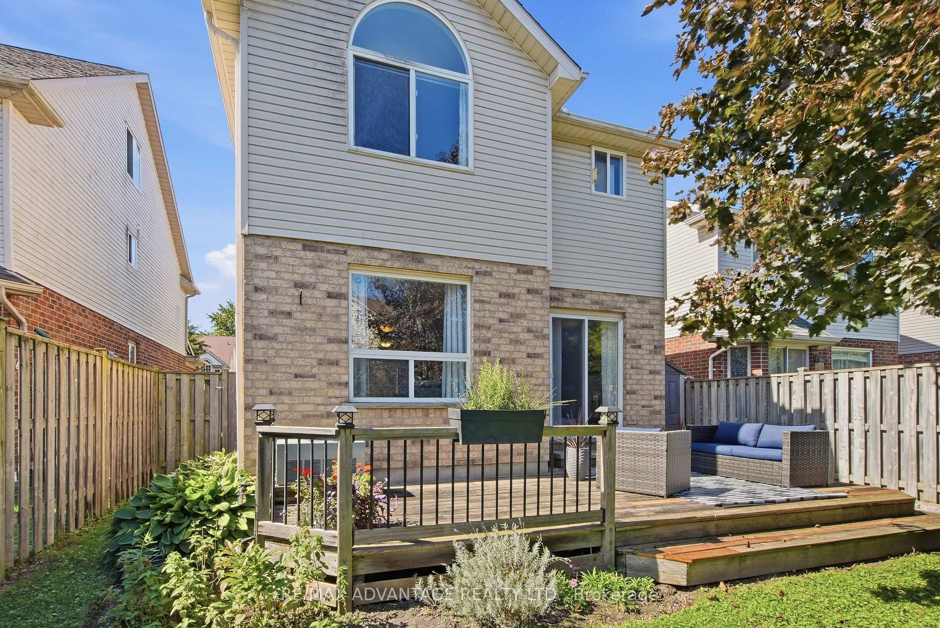 Photo 42 of 744 Blacksmith Street, London, North M — HOMEH