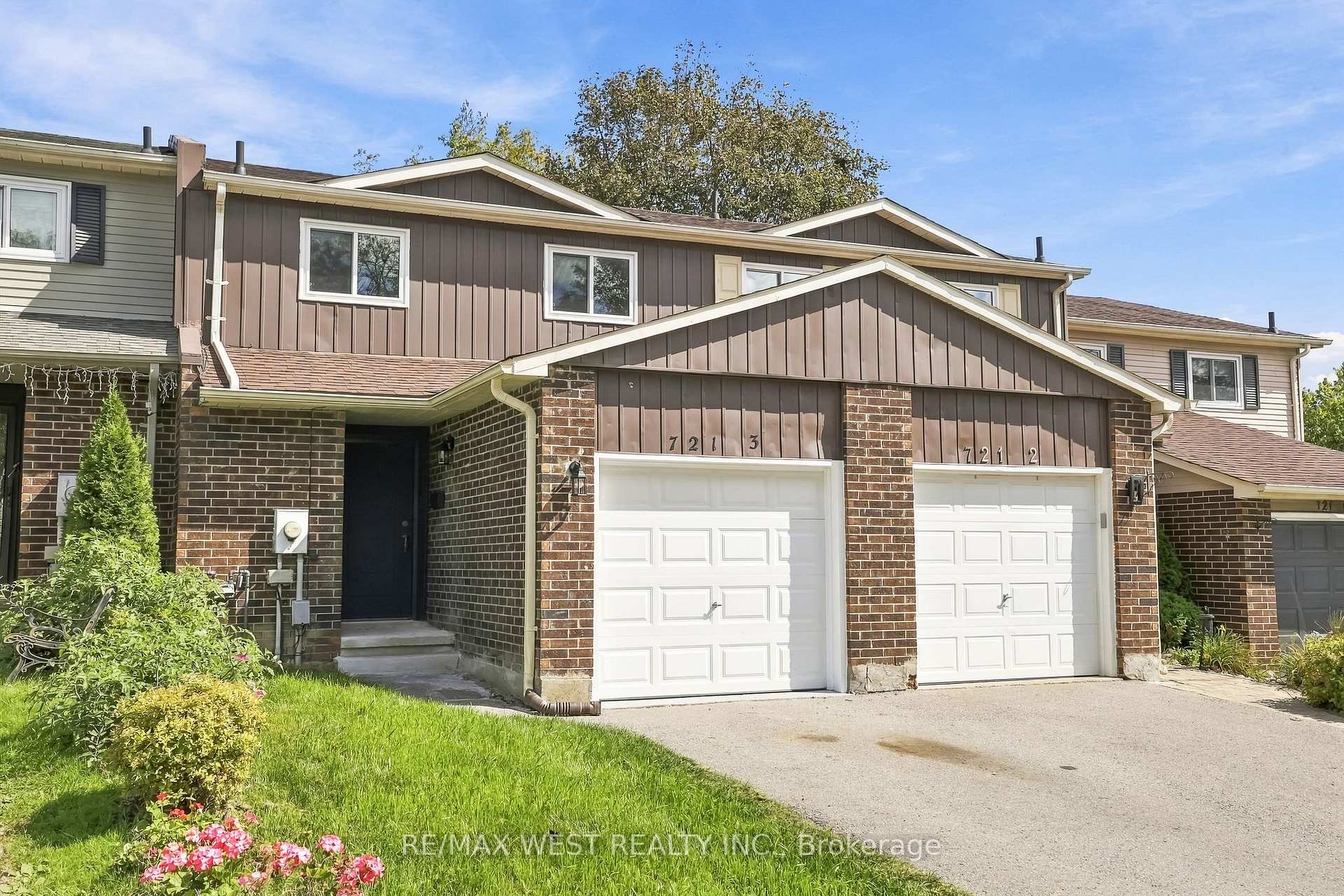 Photo 2 of Unit 3, 721 Cricklewood Drive, Oshawa, Pinecrest — HOMEH