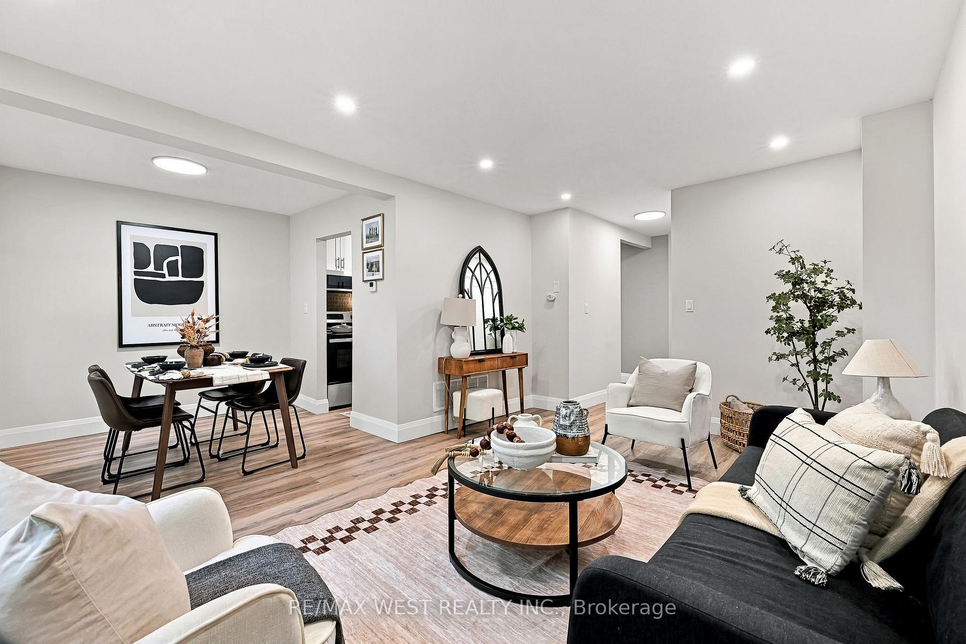 Photo 7 of Unit 3, 721 Cricklewood Drive, Oshawa, Pinecrest — HOMEH
