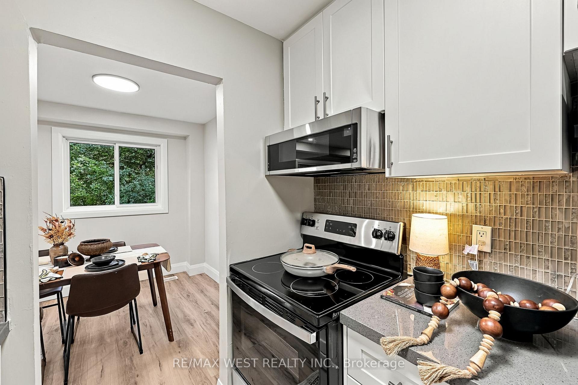 Photo 14 of Unit 3, 721 Cricklewood Drive, Oshawa, Pinecrest — HOMEH