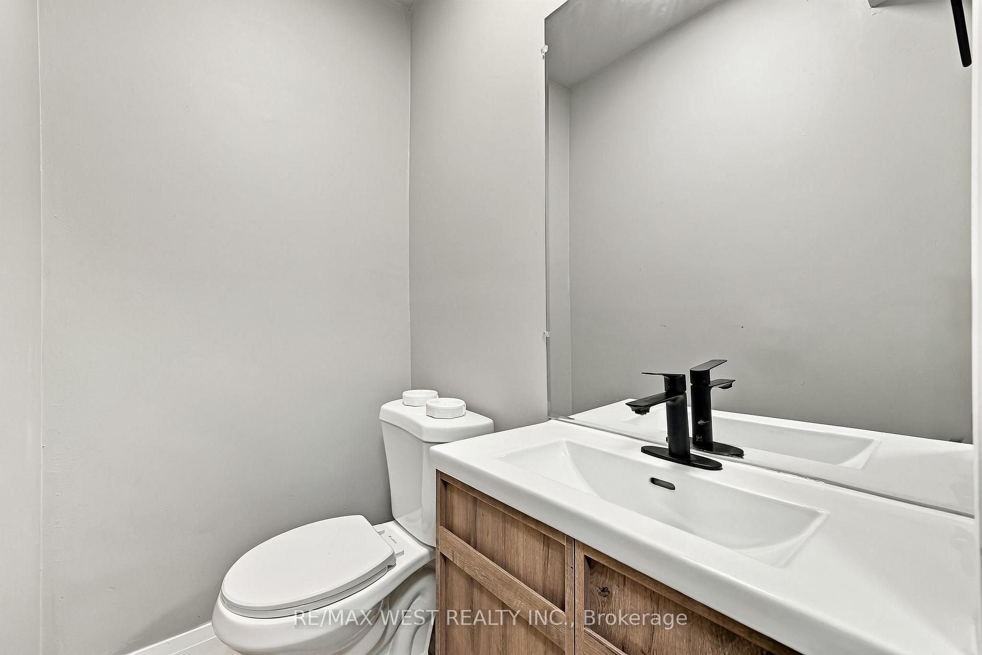 Photo 17 of Unit 3, 721 Cricklewood Drive, Oshawa, Pinecrest — HOMEH