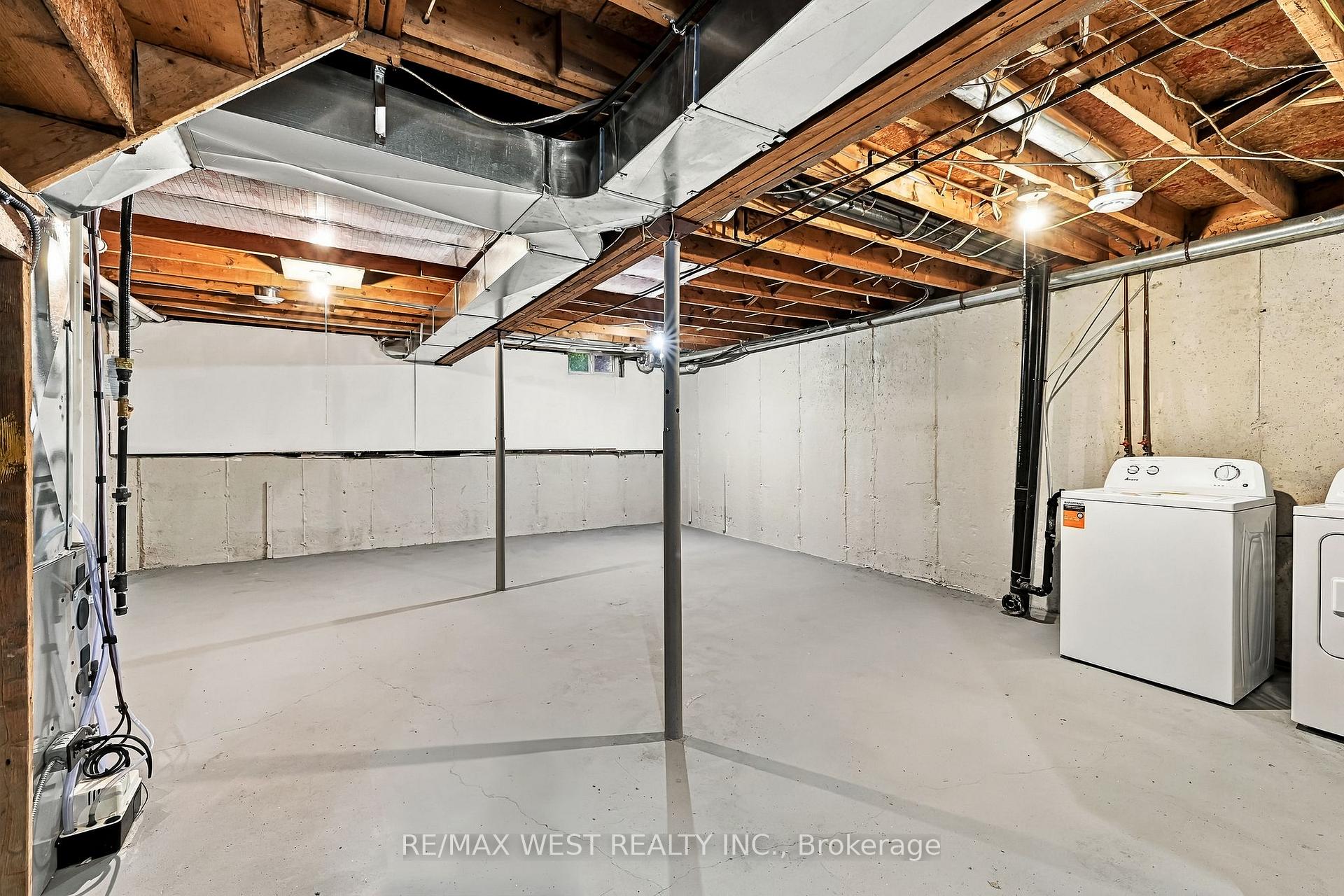 Photo 29 of Unit 3, 721 Cricklewood Drive, Oshawa, Pinecrest — HOMEH