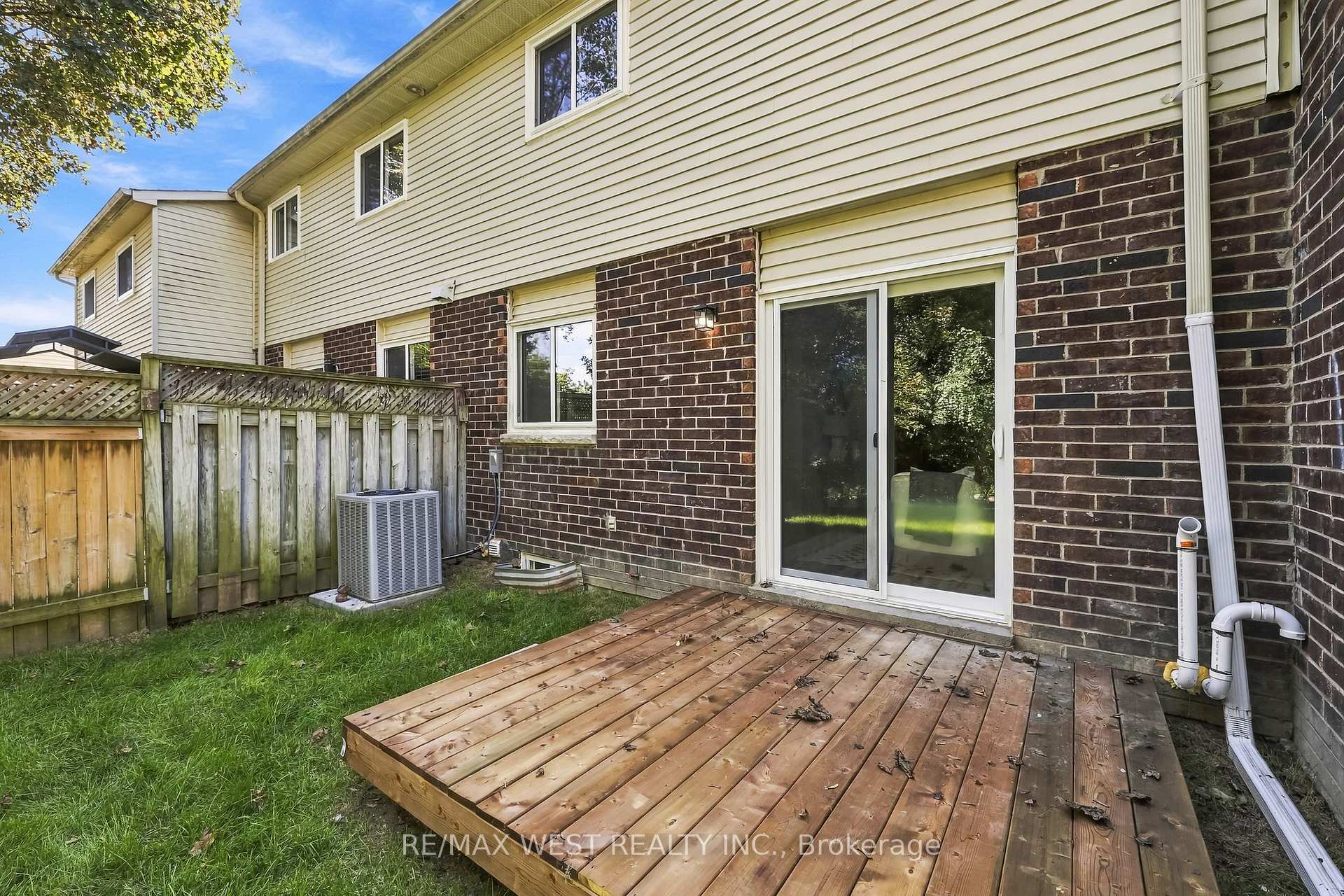 Photo 32 of Unit 3, 721 Cricklewood Drive, Oshawa, Pinecrest — HOMEH