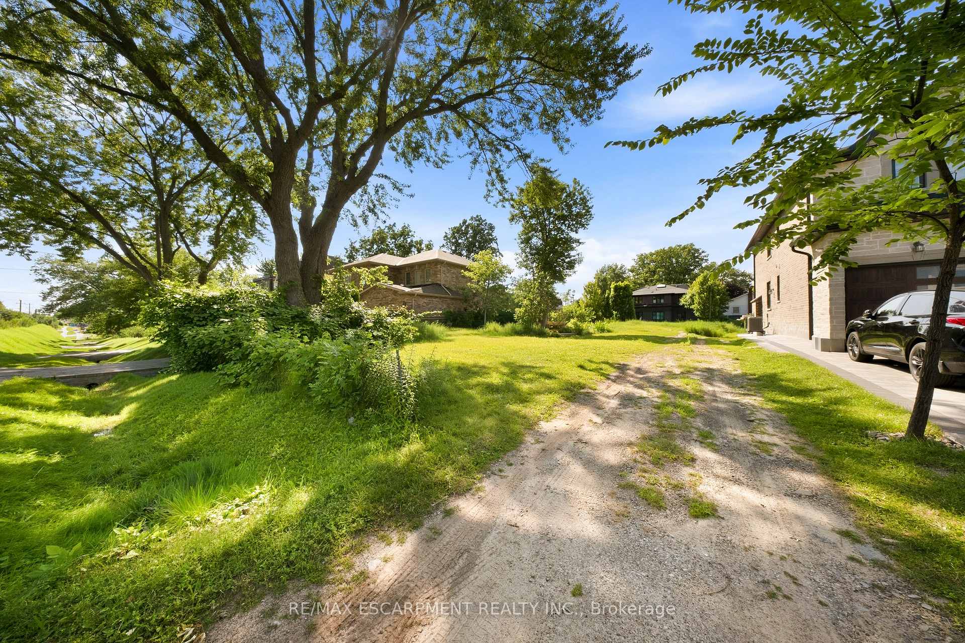 Photo 7 of 75 Troy Street, Mississauga, Mineola — HOMEH