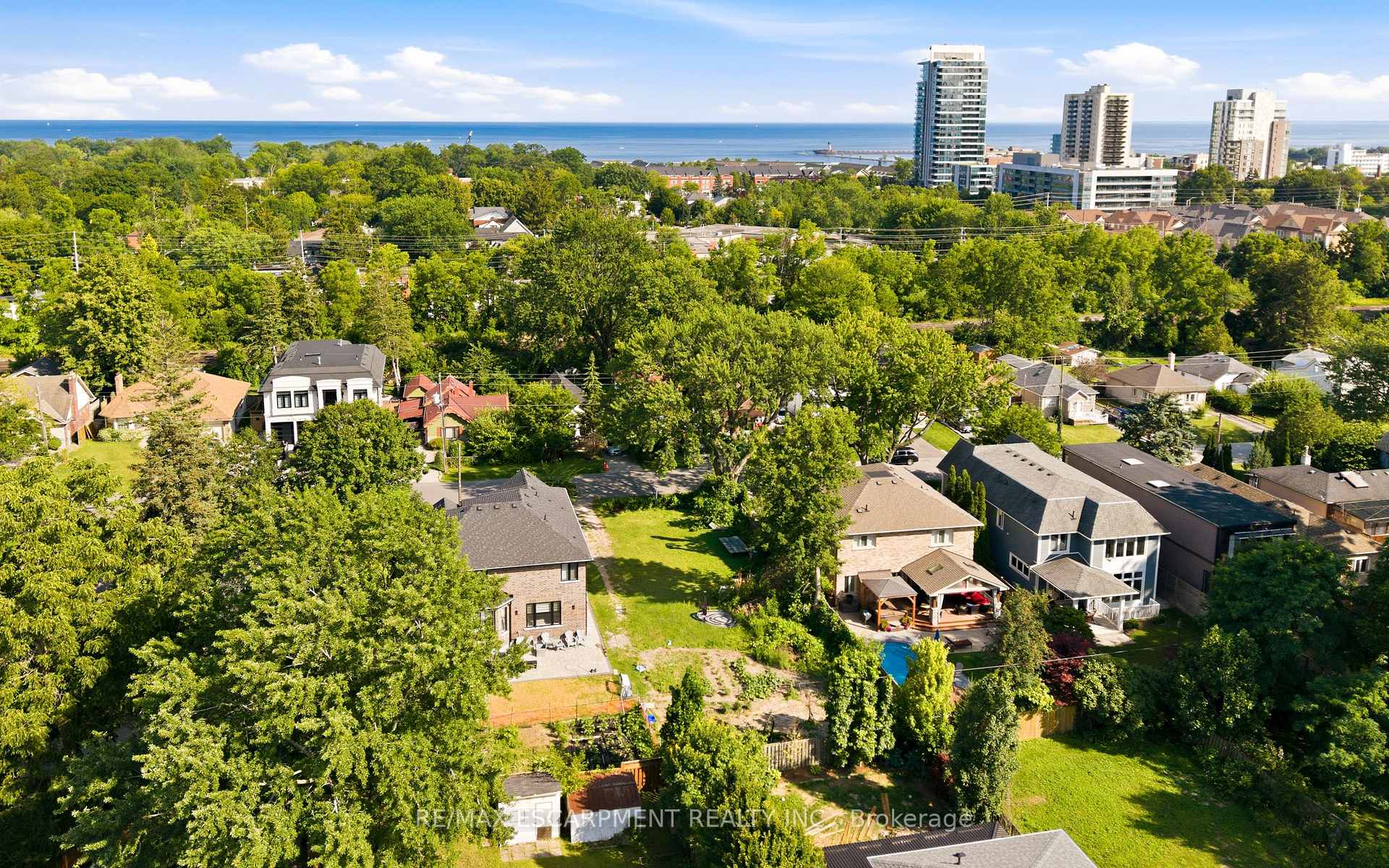 Photo 29 of 75 Troy Street, Mississauga, Mineola — HOMEH