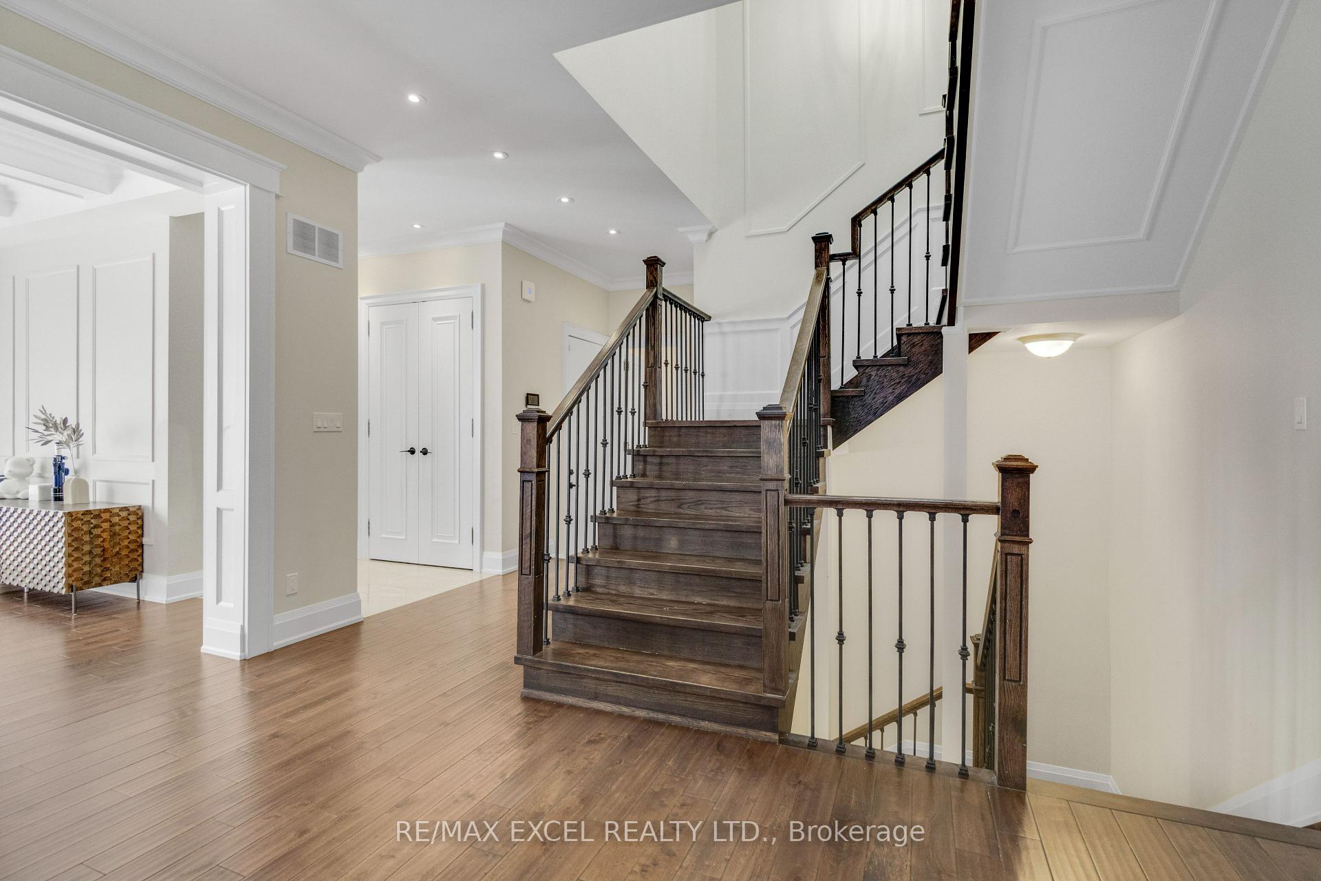 Photo 8 of 49 Kenton Drive, North York, Newtonbrook West — HOMEH