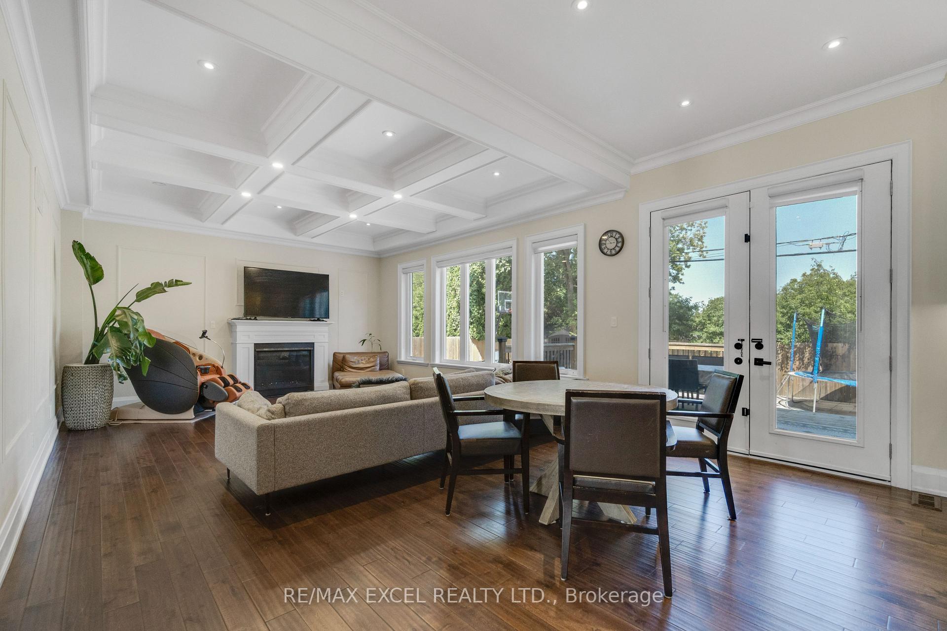 Photo 9 of 49 Kenton Drive, North York, Newtonbrook West — HOMEH
