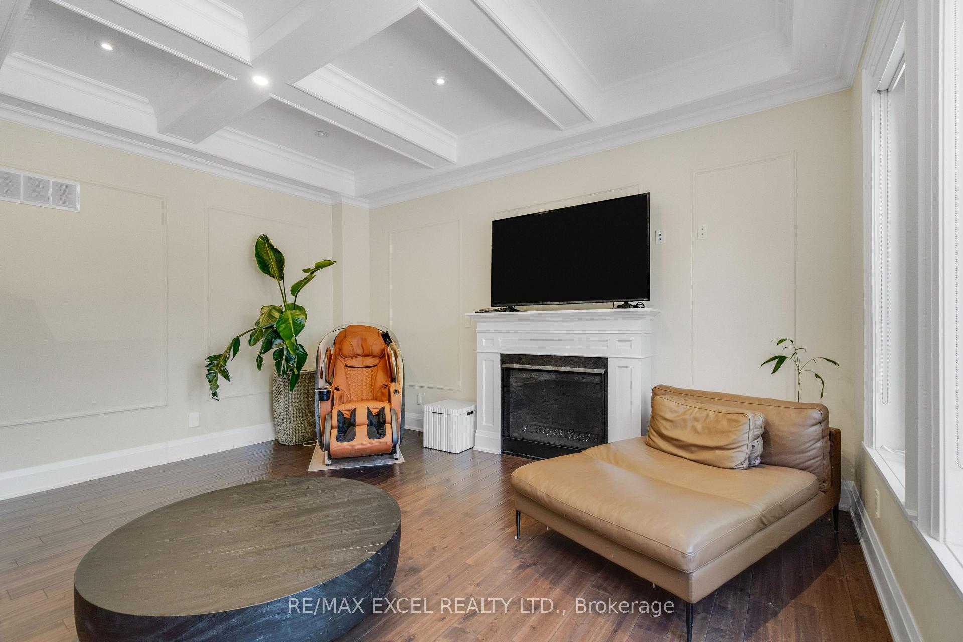 Photo 10 of 49 Kenton Drive, North York, Newtonbrook West — HOMEH