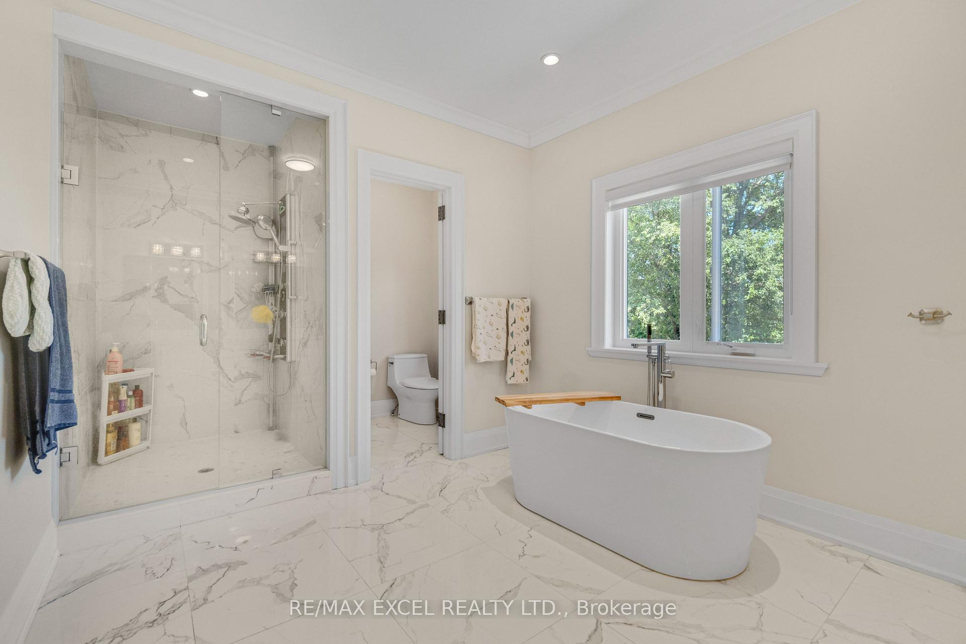 Photo 23 of 49 Kenton Drive, North York, Newtonbrook West — HOMEH