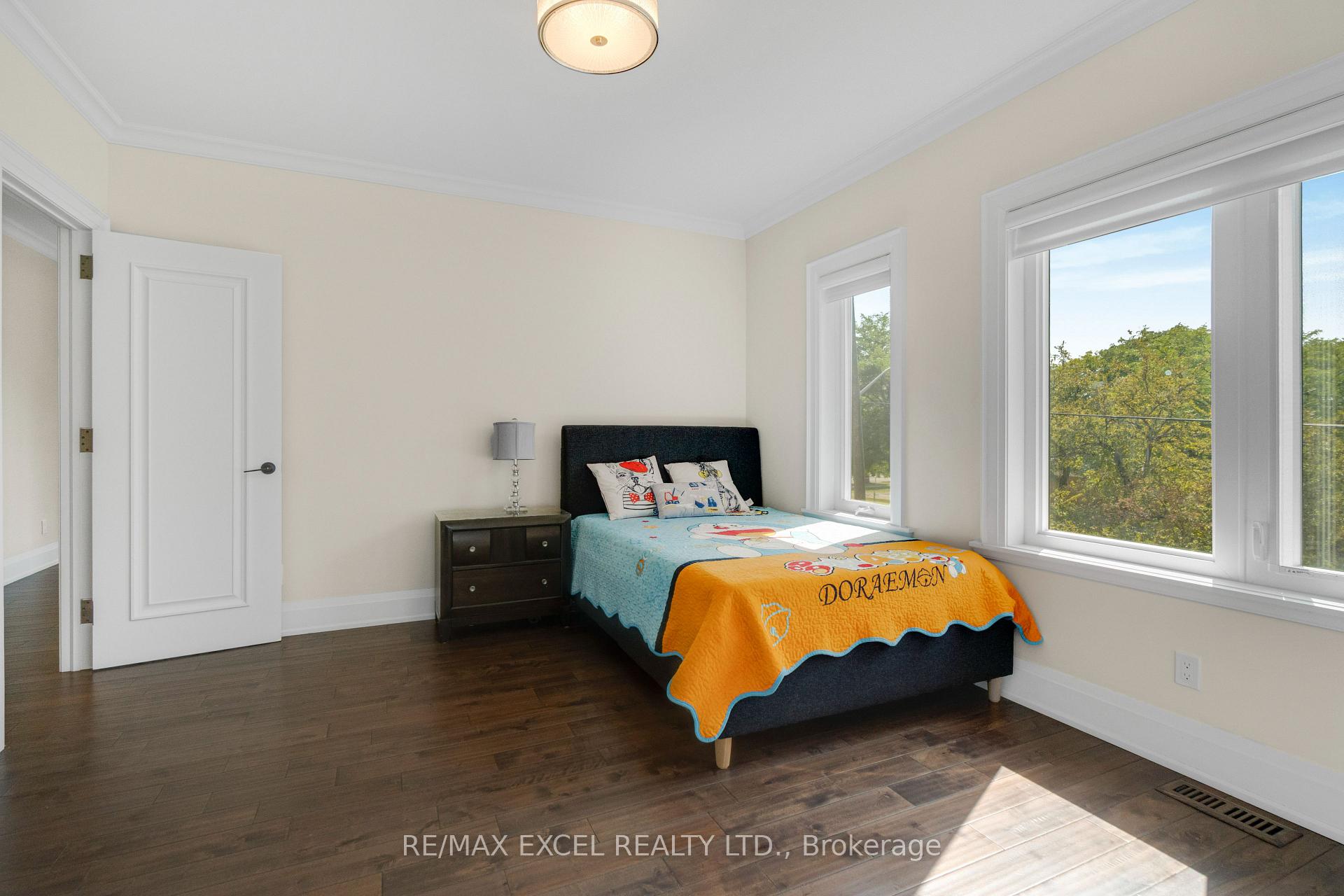 Photo 33 of 49 Kenton Drive, North York, Newtonbrook West — HOMEH