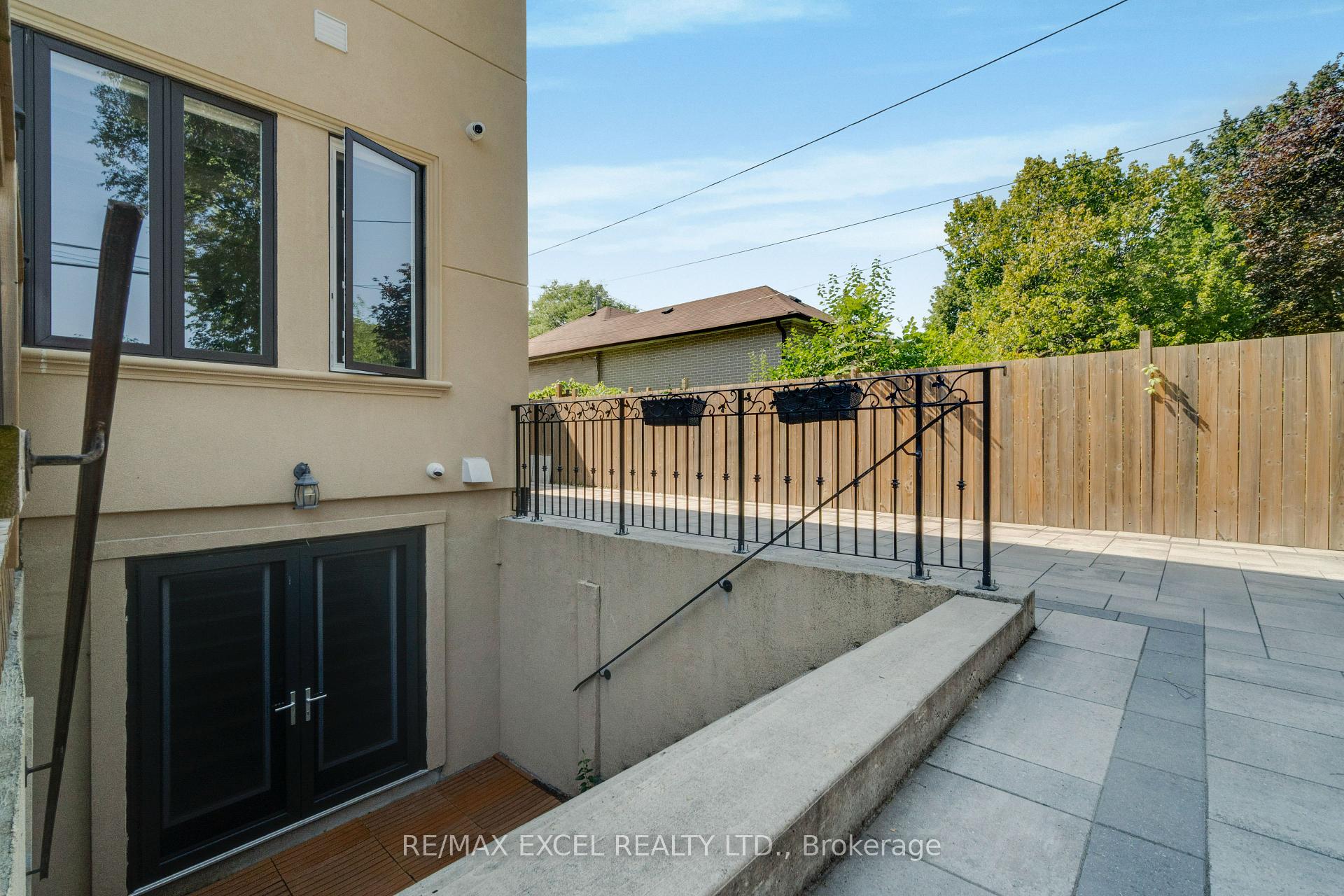 Photo 47 of 49 Kenton Drive, North York, Newtonbrook West — HOMEH
