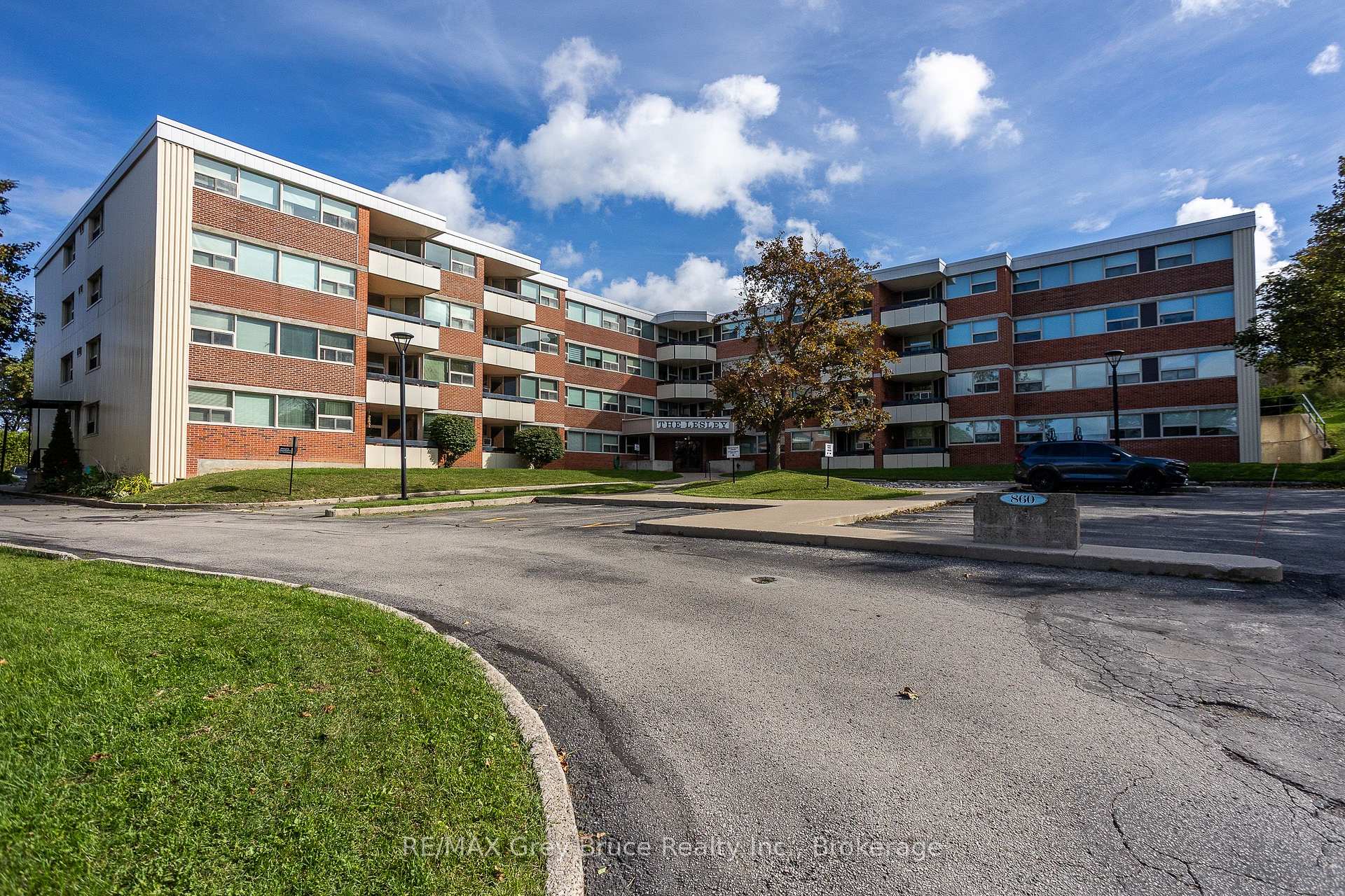 Photo 2 of Unit 401, 860 9 Street E, Owen Sound — HOMEH