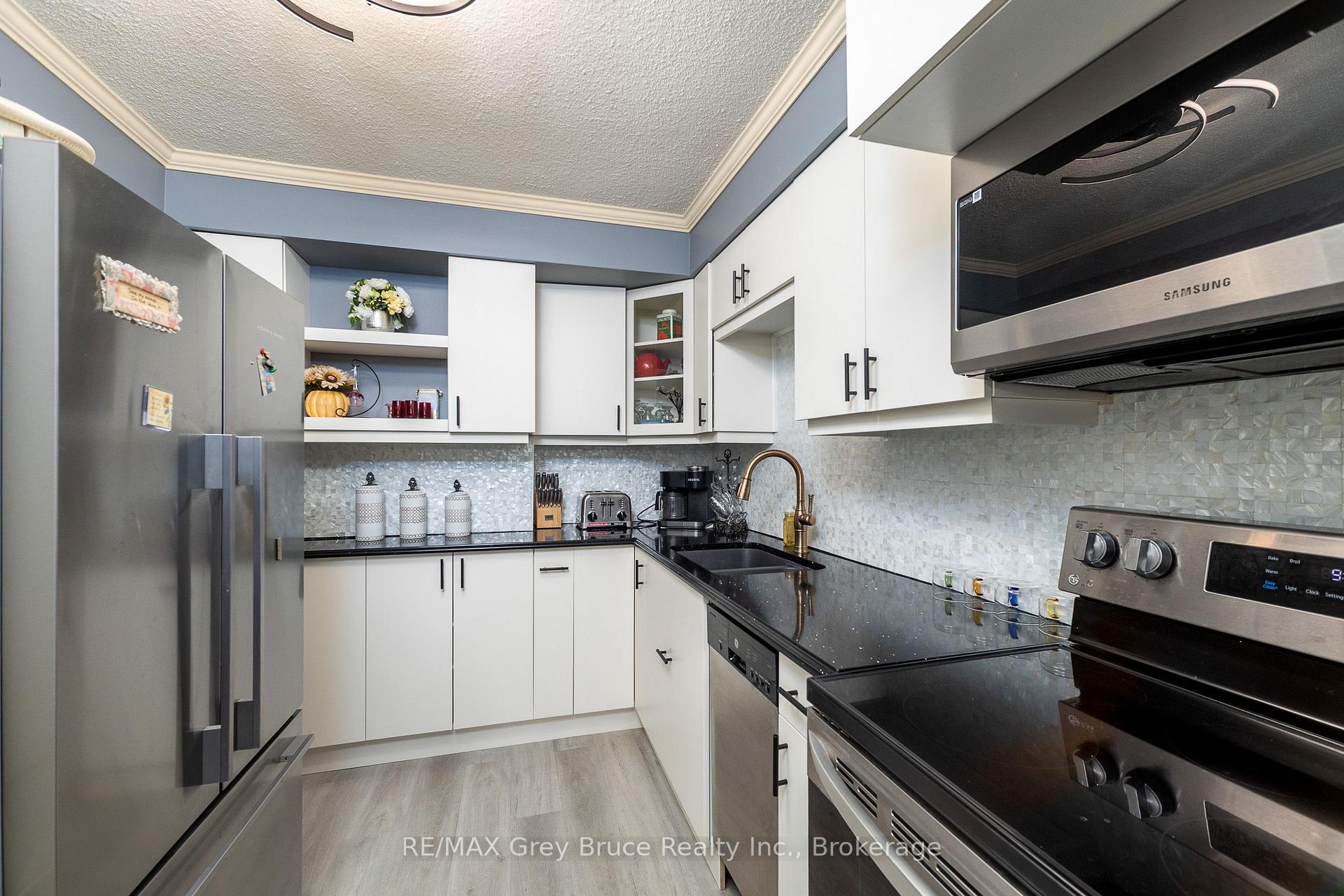Photo 11 of Unit 401, 860 9 Street E, Owen Sound — HOMEH