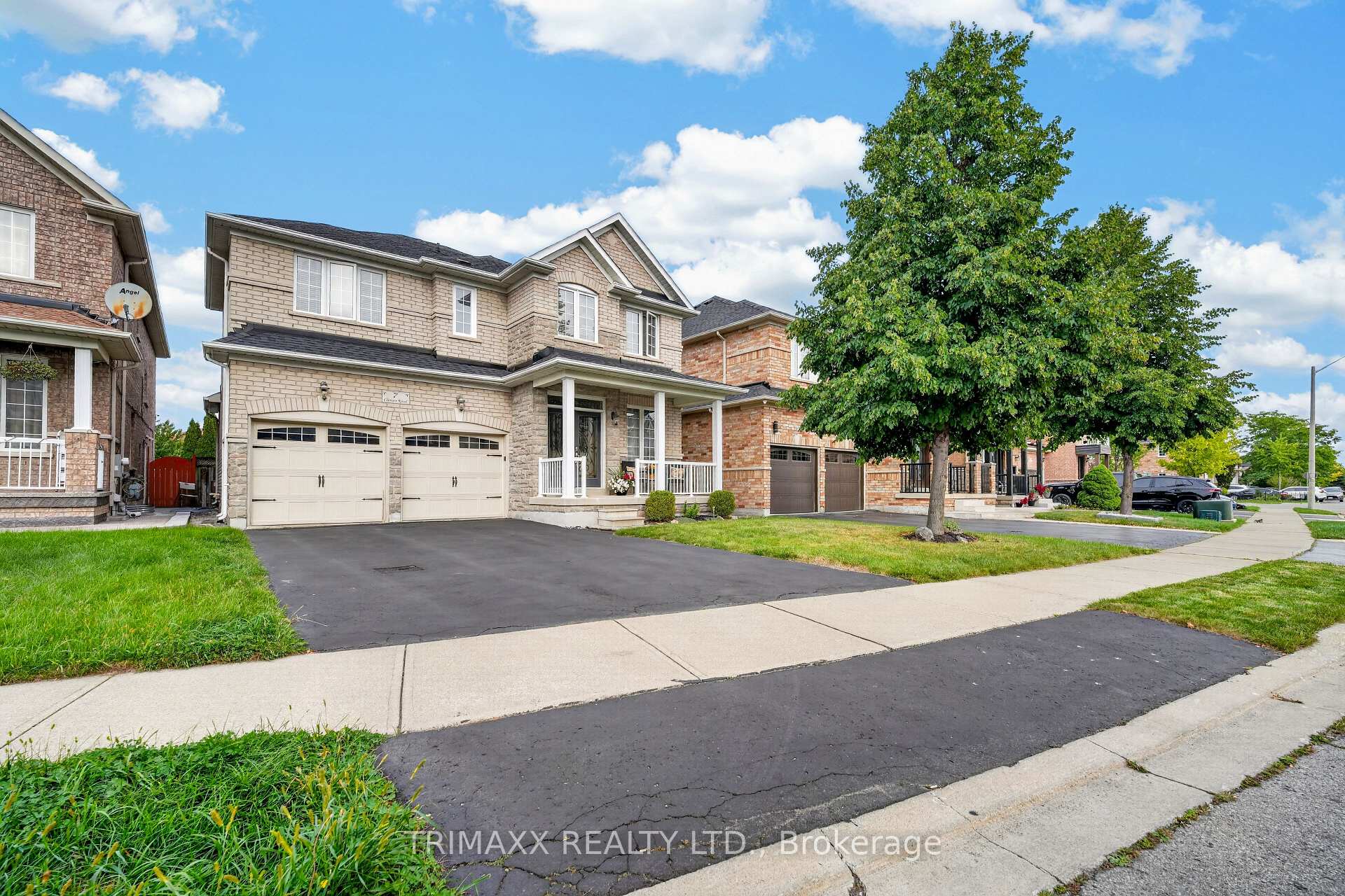 Photo 2 of 7 Clarion Road, Brampton, Fletcher's Meadow — HOMEH