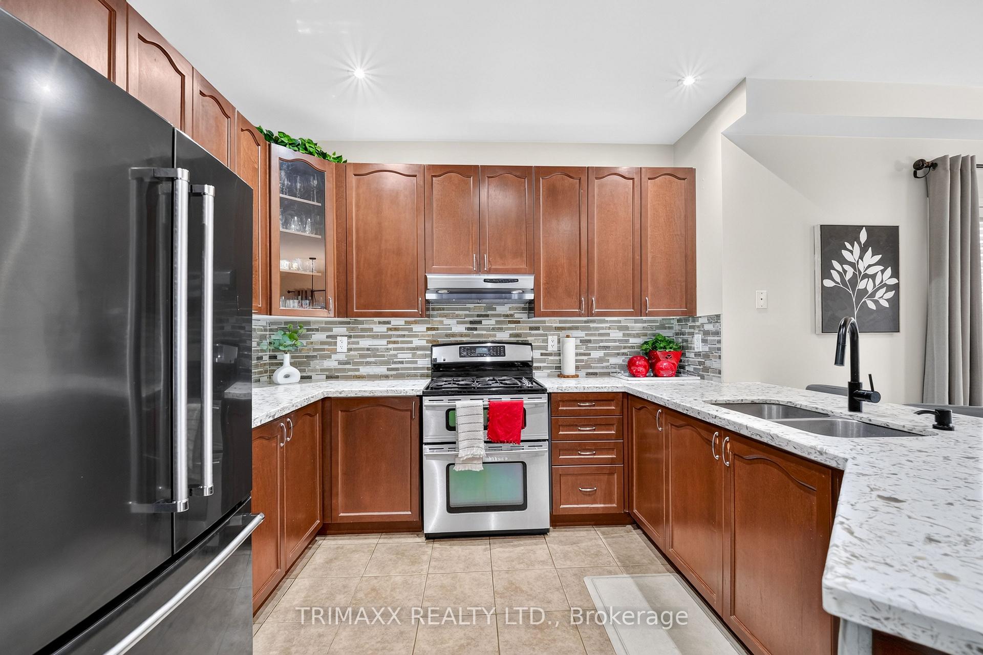 Photo 12 of 7 Clarion Road, Brampton, Fletcher's Meadow — HOMEH