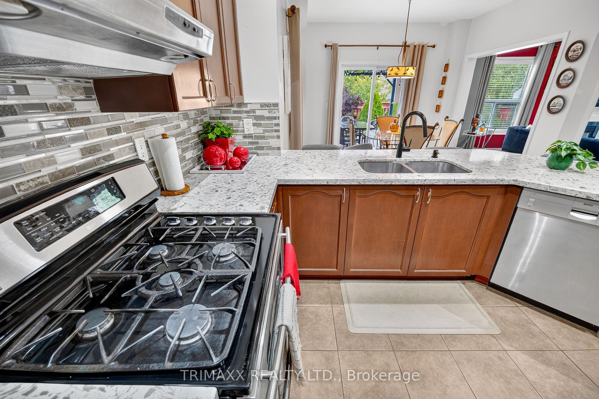 Photo 14 of 7 Clarion Road, Brampton, Fletcher's Meadow — HOMEH