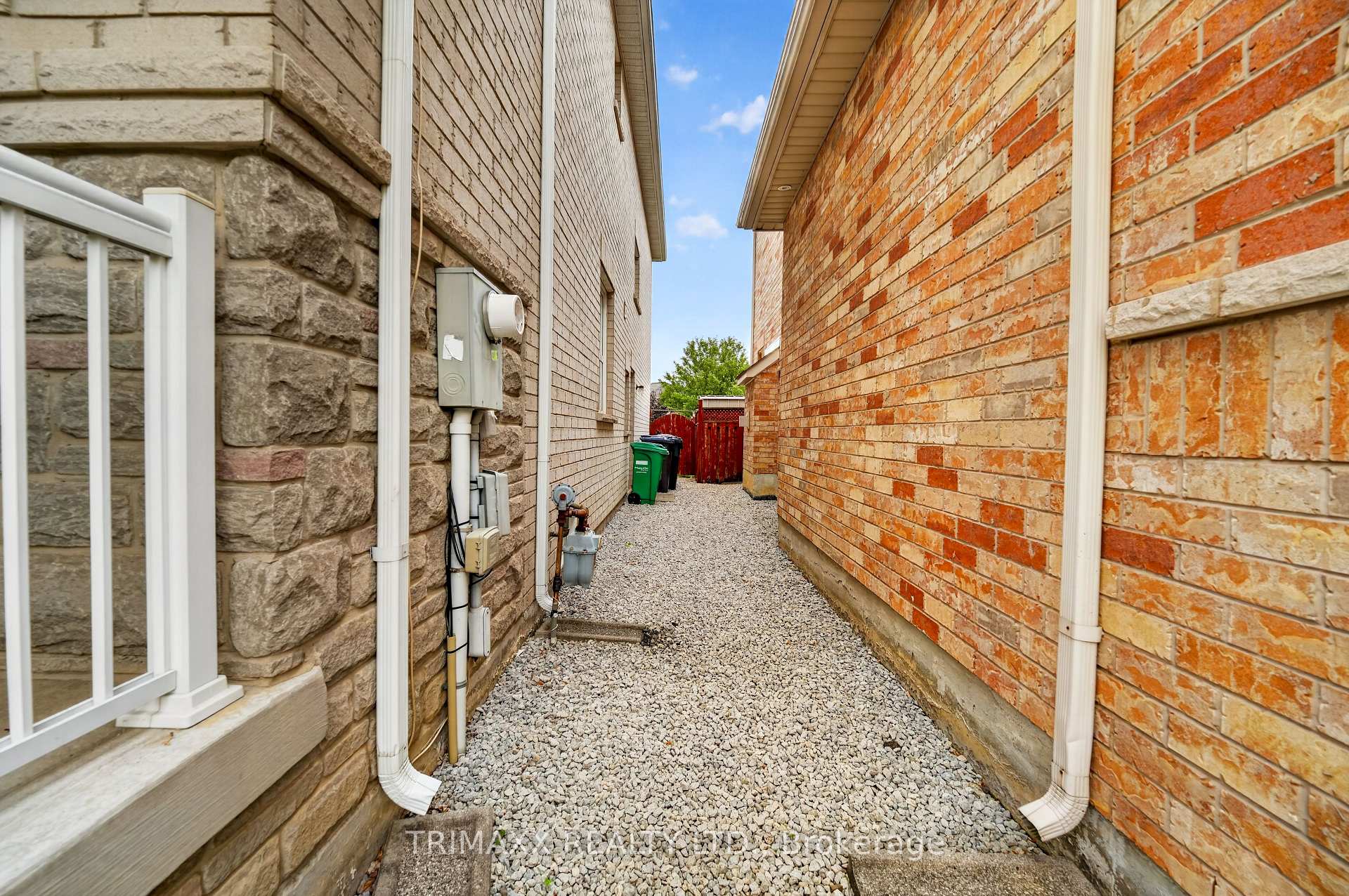 Photo 48 of 7 Clarion Road, Brampton, Fletcher's Meadow — HOMEH
