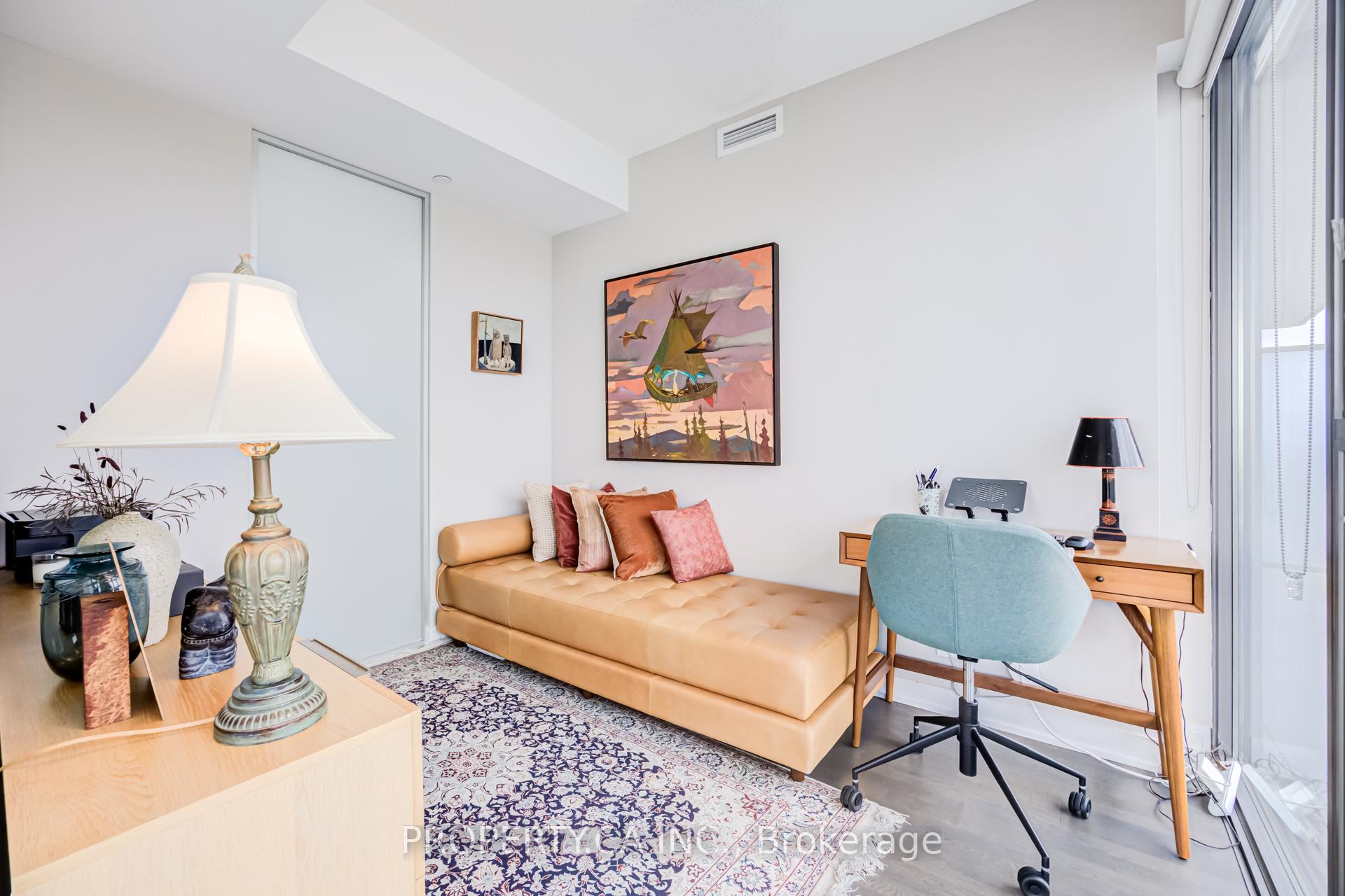 Photo 8 of Unit 1906, 1815 Yonge Street, Toronto, Mount Pleasant East — HOMEH
