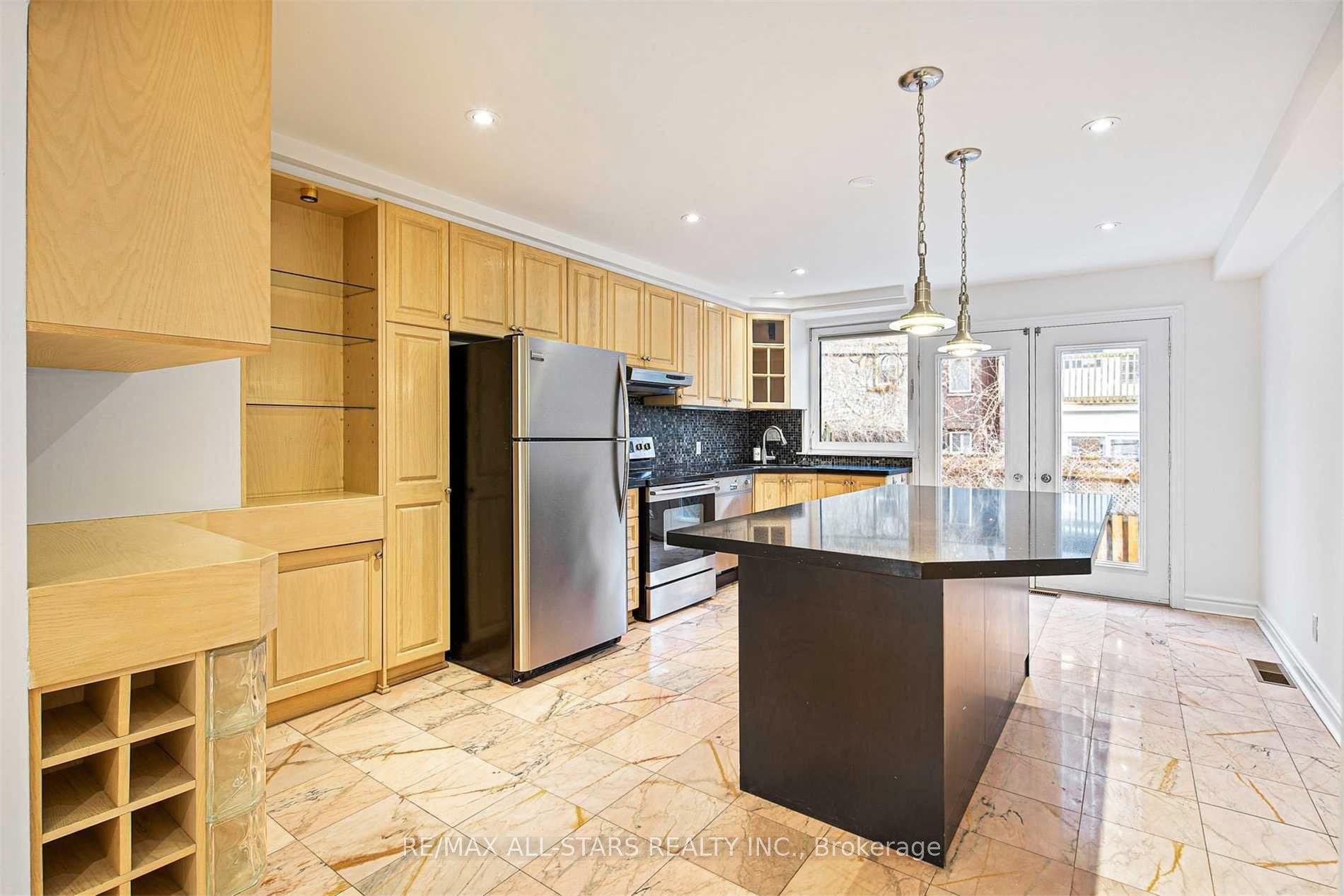 Photo 4 of 110 Belmont Street, Toronto, The Annex — HOMEH