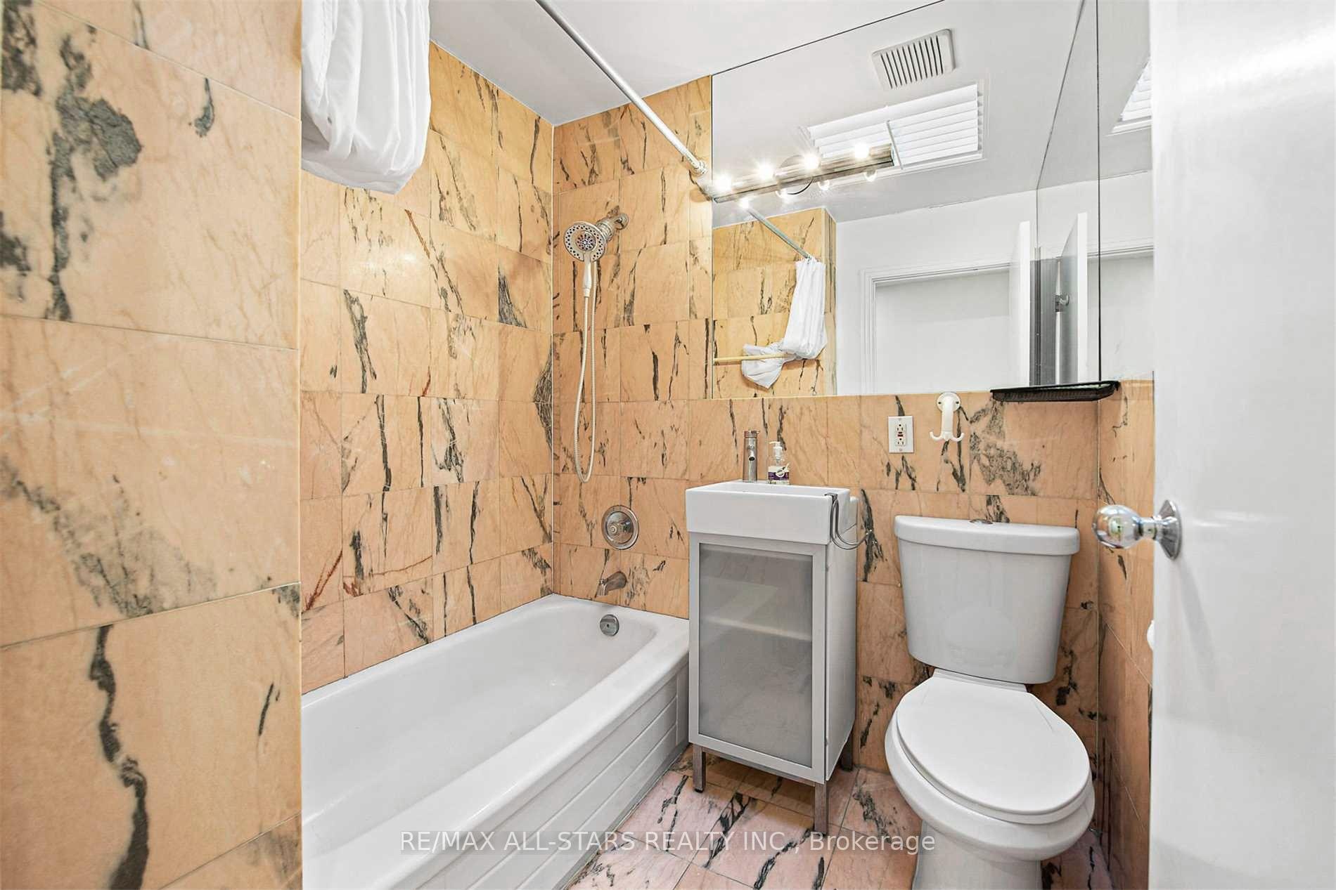 Photo 19 of 110 Belmont Street, Toronto, The Annex — HOMEH