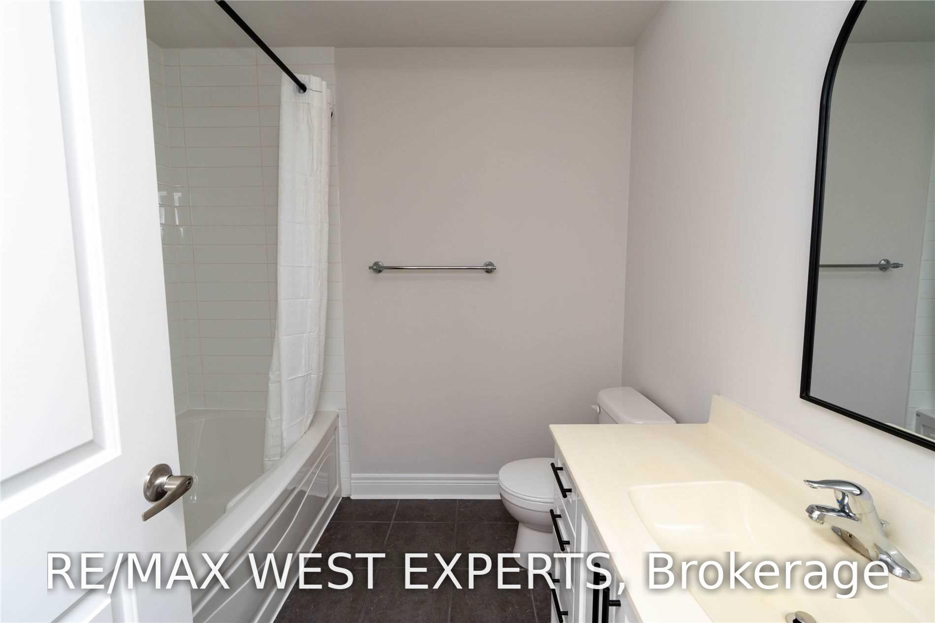Photo 14 of 51 Powseland Crescent, Vaughan, West Woodbridge — HOMEH