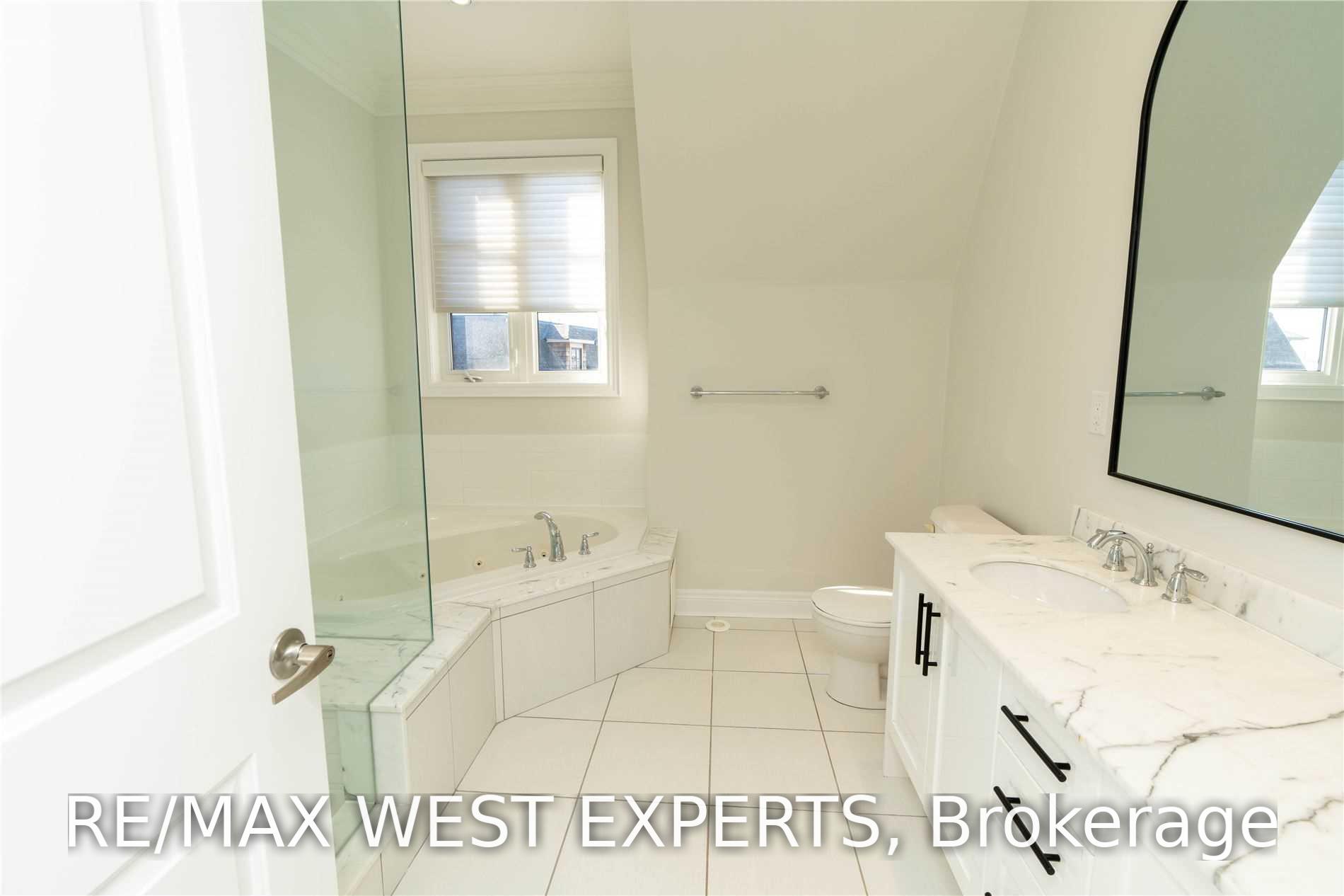 Photo 20 of 51 Powseland Crescent, Vaughan, West Woodbridge — HOMEH