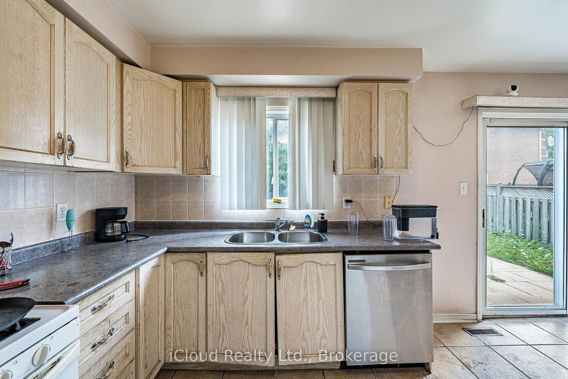 Photo 24 of 181 Lockwood Road, Brampton, Fletcher's West — HOMEH