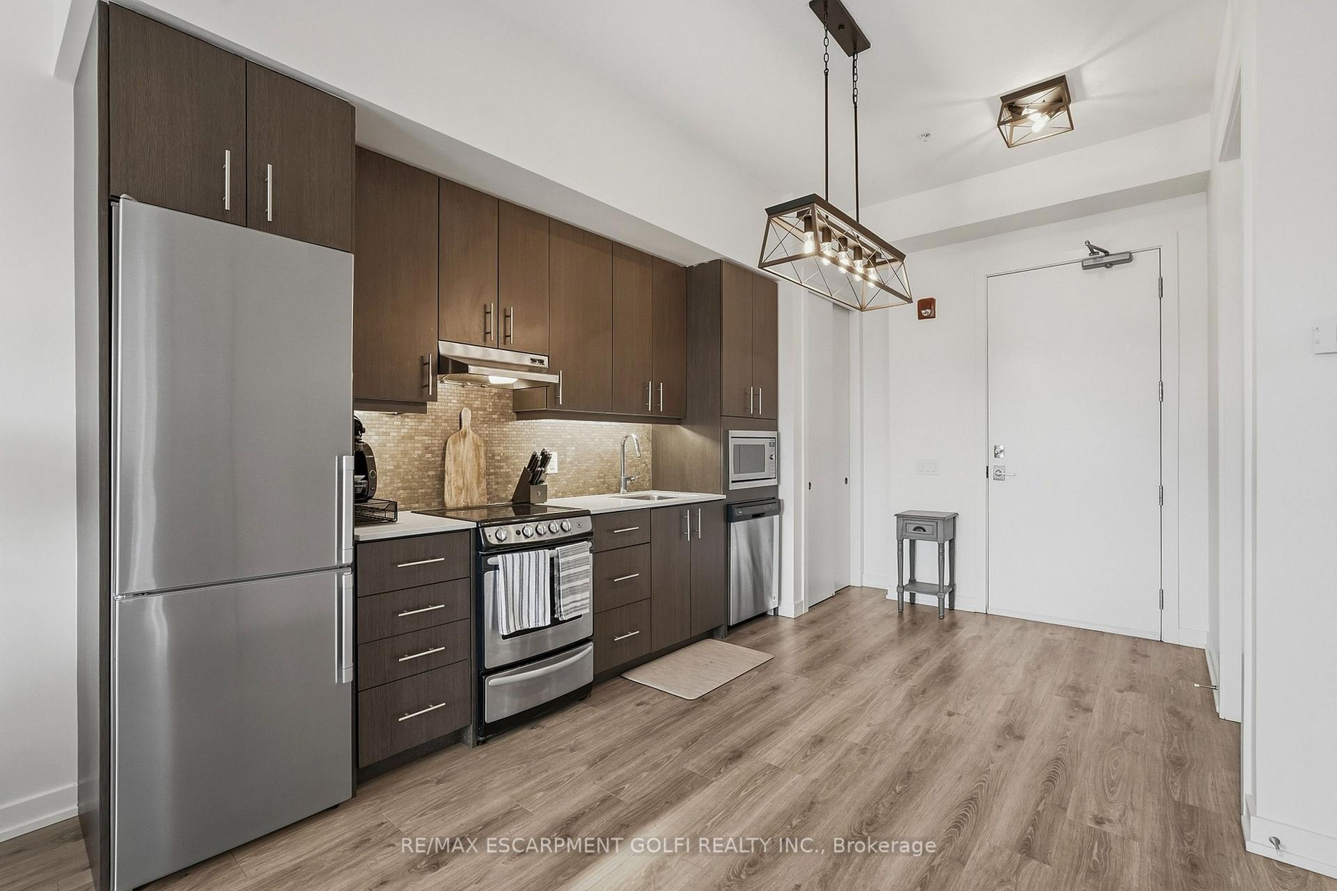 Photo 8 of Unit 616, 10 Esplanade Lane, Grimsby, Grimsby Beach — HOMEH