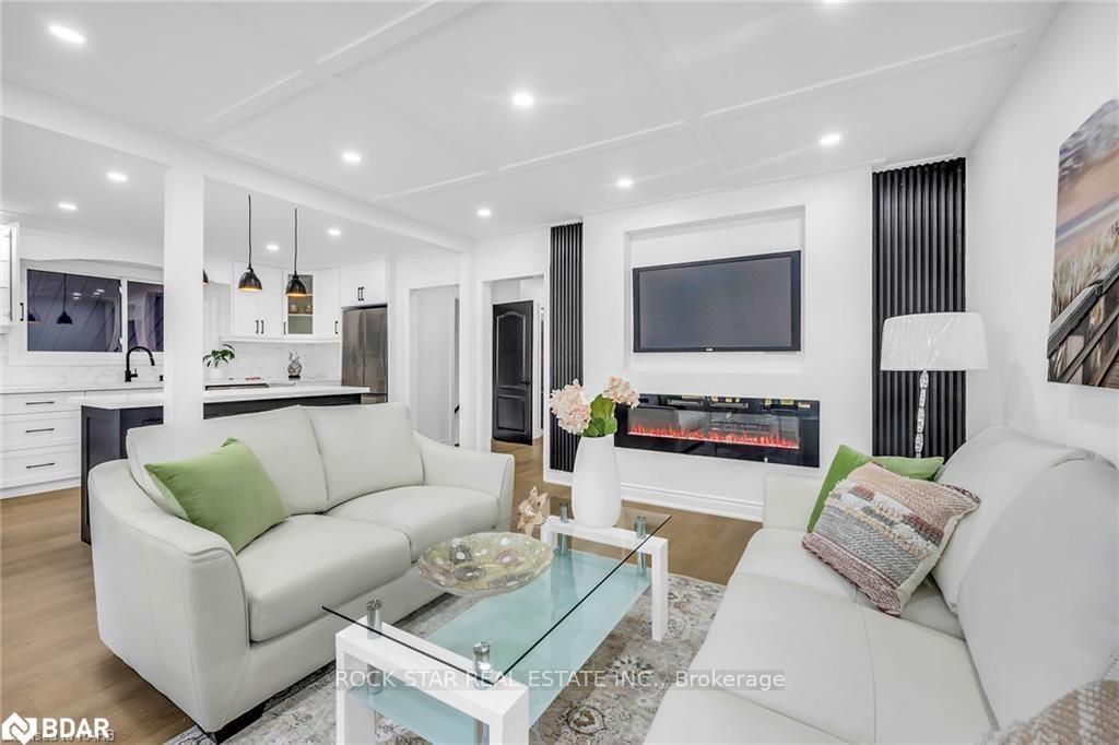 Photo 2 of Unit Upper, 170 Terrace Drive, Hamilton, Balfour — HOMEH