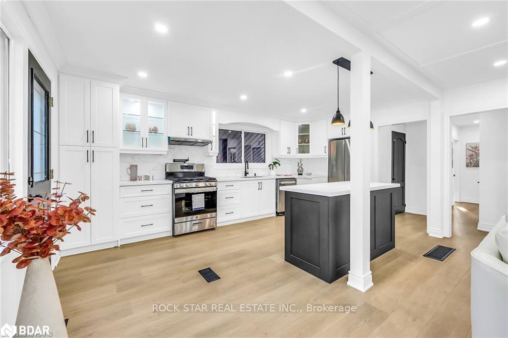 Photo 3 of Unit Upper, 170 Terrace Drive, Hamilton, Balfour — HOMEH