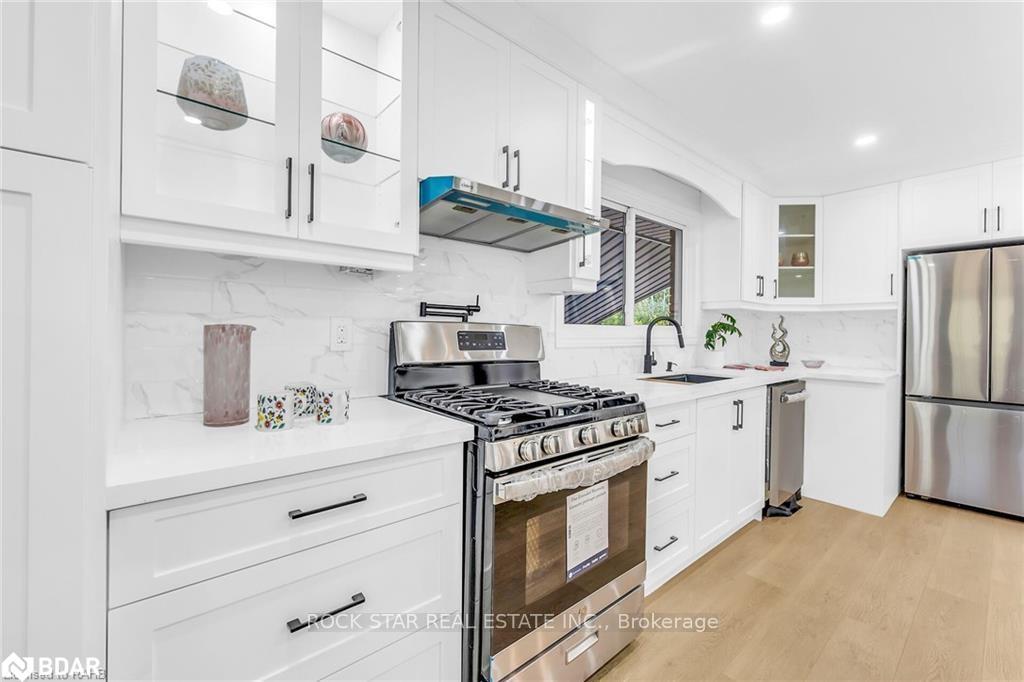 Photo 4 of Unit Upper, 170 Terrace Drive, Hamilton, Balfour — HOMEH