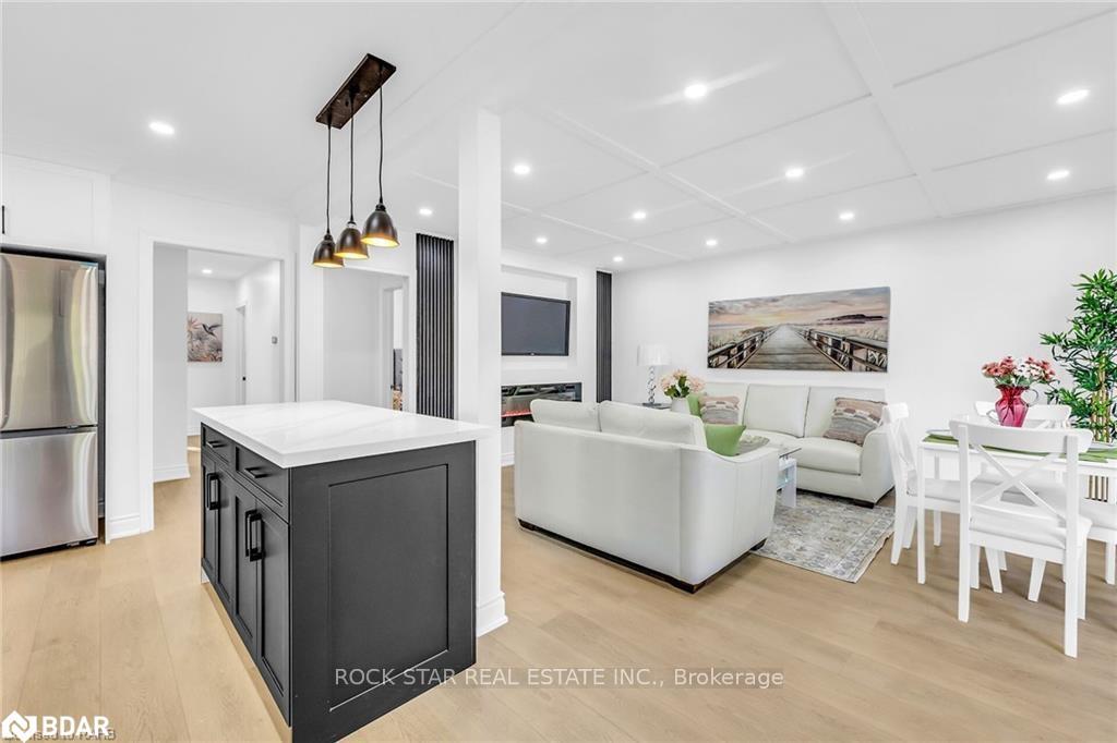 Photo 11 of Unit Upper, 170 Terrace Drive, Hamilton, Balfour — HOMEH