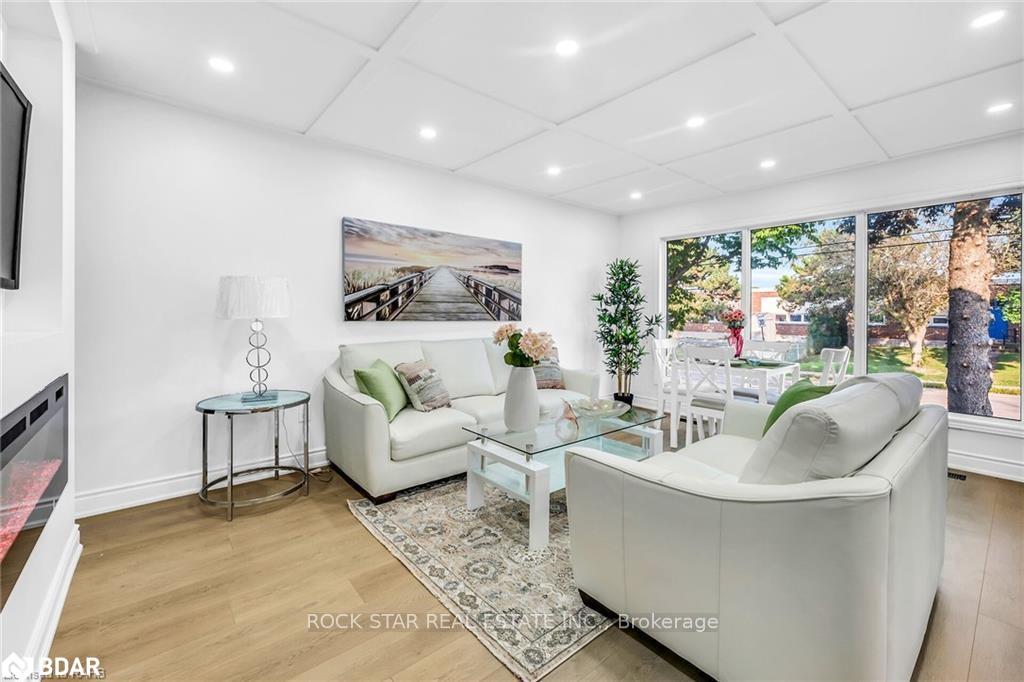 Photo 16 of Unit Upper, 170 Terrace Drive, Hamilton, Balfour — HOMEH