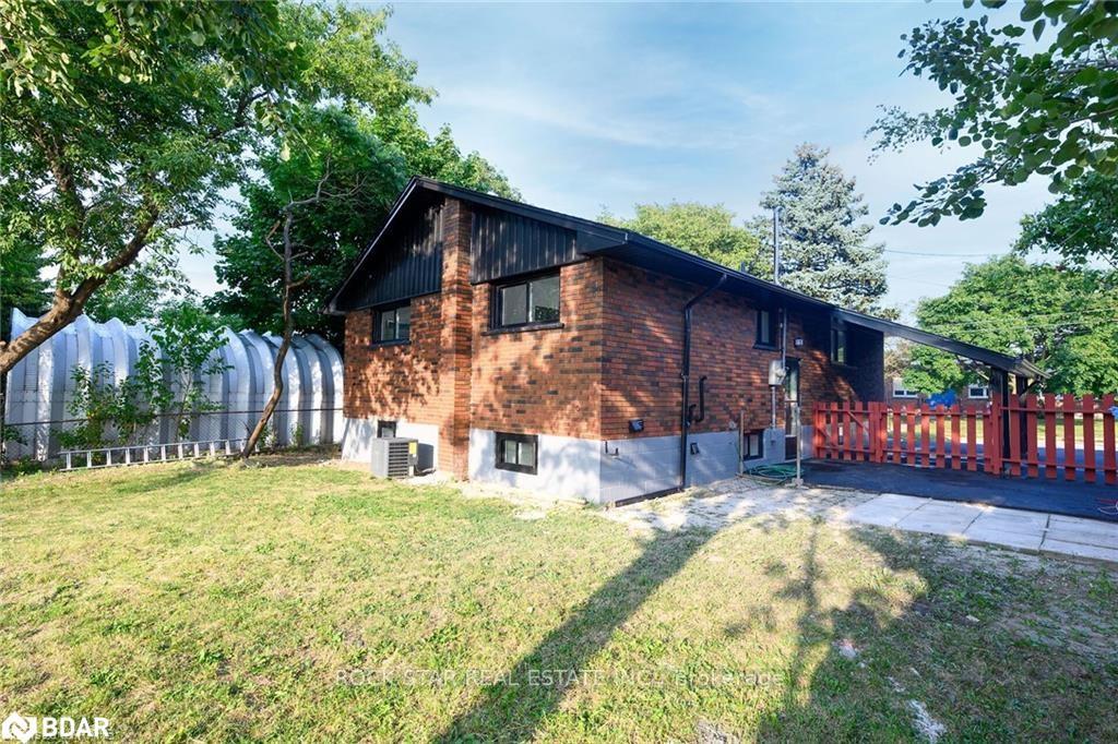 Photo 24 of Unit Upper, 170 Terrace Drive, Hamilton, Balfour — HOMEH