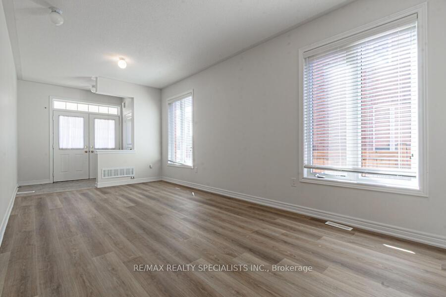 Photo 5 of 183 Huddlestone Crescent, Milton, Scott — HOMEH