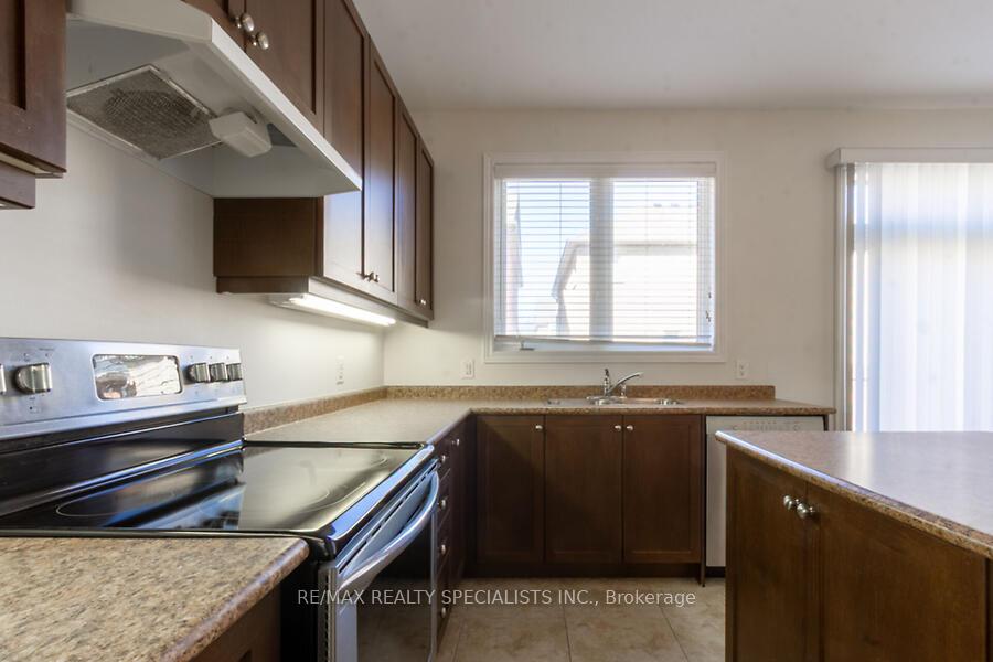 Photo 10 of 183 Huddlestone Crescent, Milton, Scott — HOMEH