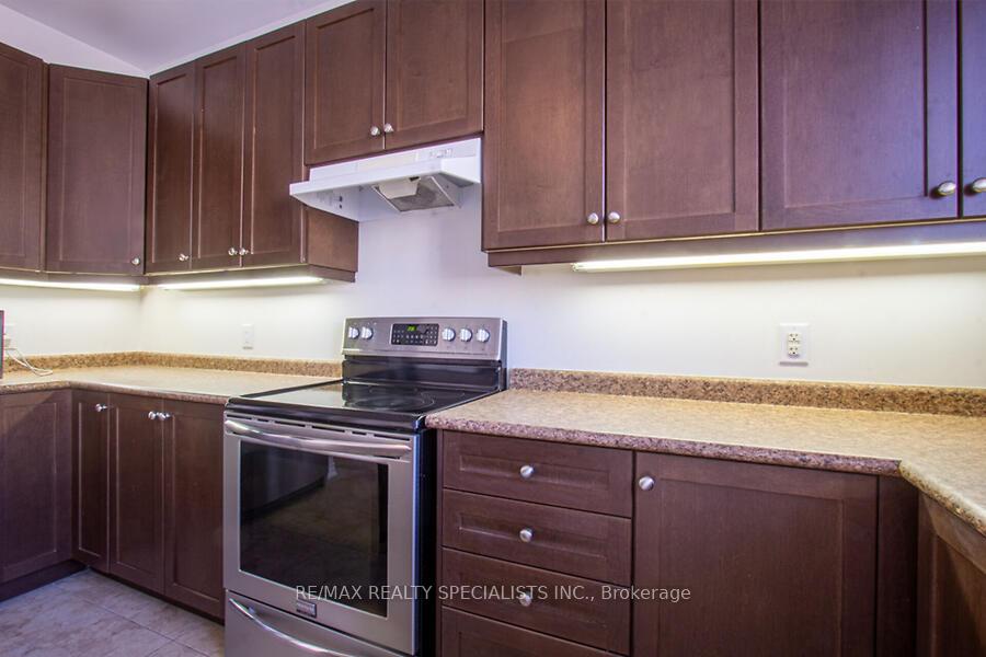 Photo 11 of 183 Huddlestone Crescent, Milton, Scott — HOMEH