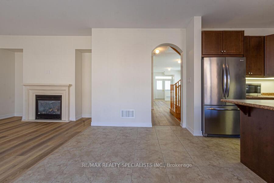 Photo 12 of 183 Huddlestone Crescent, Milton, Scott — HOMEH