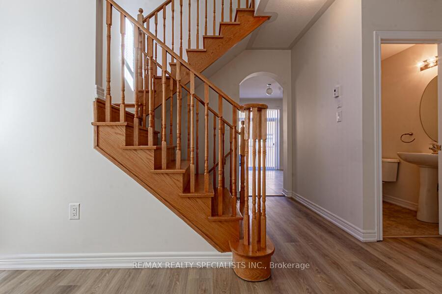 Photo 18 of 183 Huddlestone Crescent, Milton, Scott — HOMEH