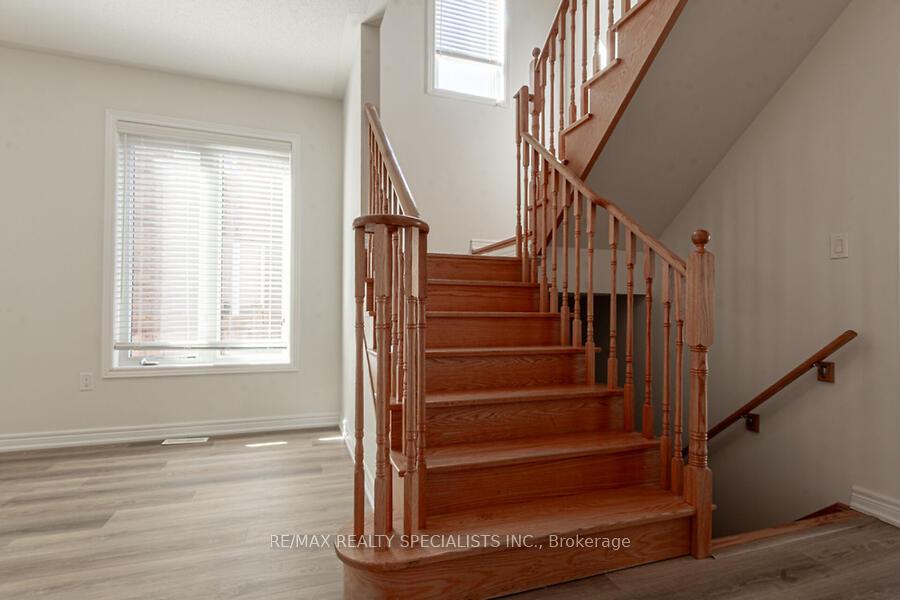 Photo 20 of 183 Huddlestone Crescent, Milton, Scott — HOMEH