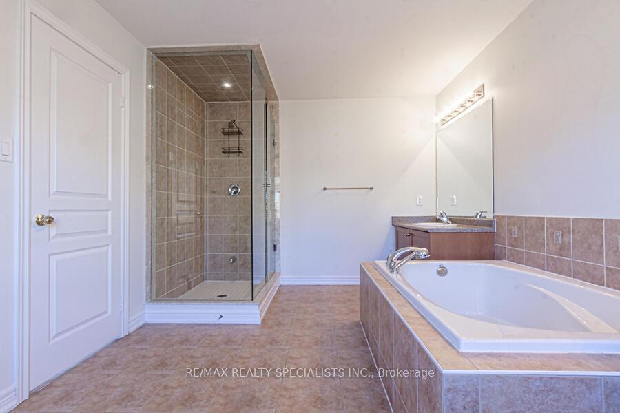 Photo 25 of 183 Huddlestone Crescent, Milton, Scott — HOMEH