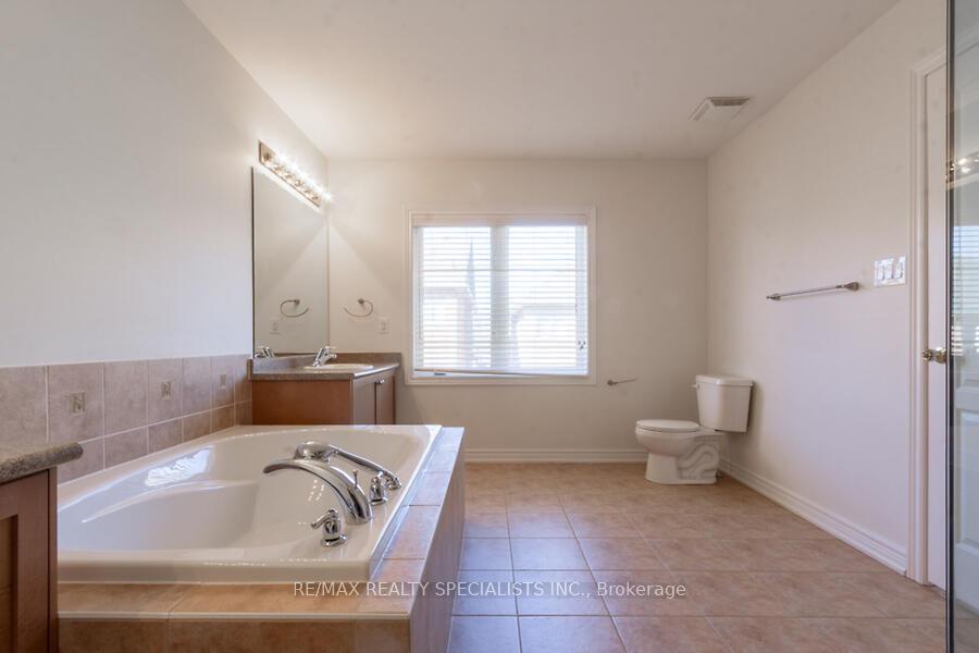 Photo 26 of 183 Huddlestone Crescent, Milton, Scott — HOMEH