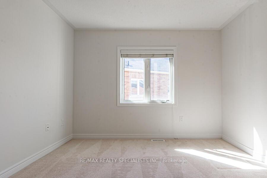 Photo 34 of 183 Huddlestone Crescent, Milton, Scott — HOMEH