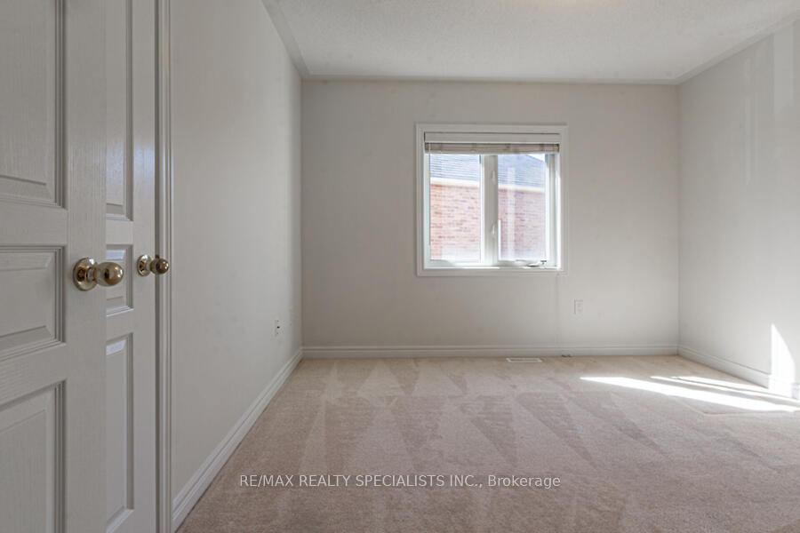 Photo 35 of 183 Huddlestone Crescent, Milton, Scott — HOMEH