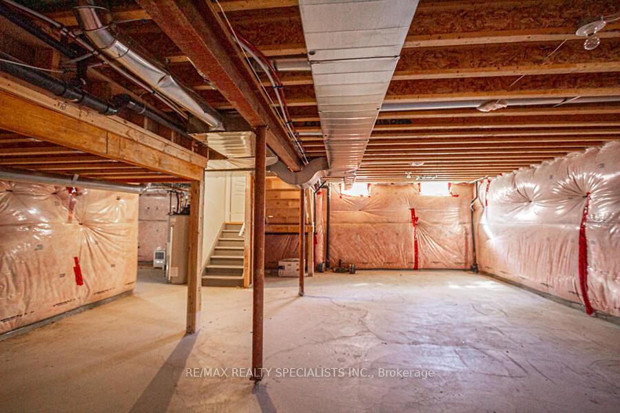 Photo 37 of 183 Huddlestone Crescent, Milton, Scott — HOMEH