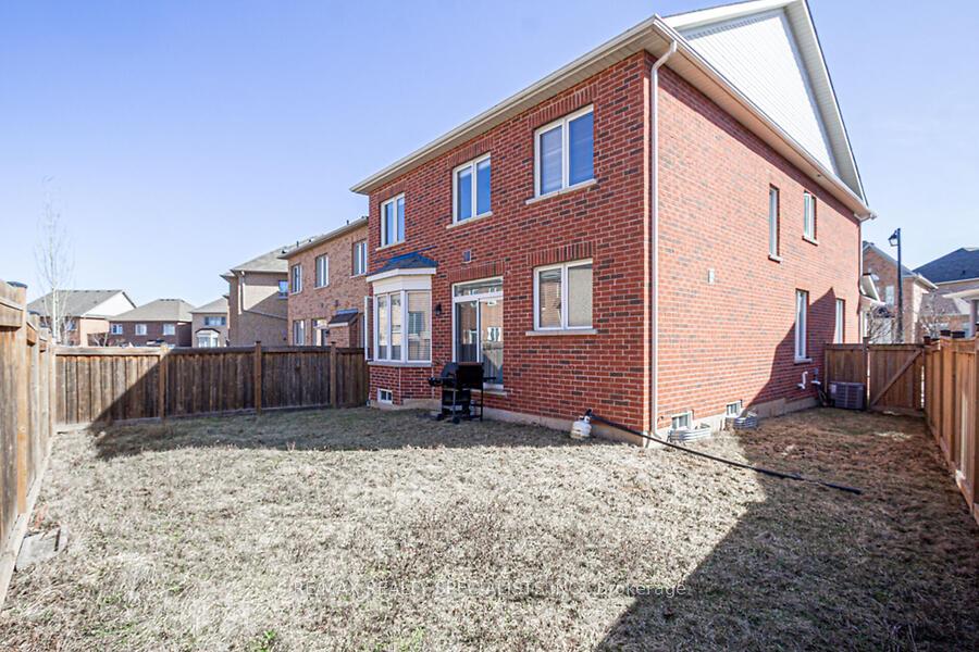 Photo 38 of 183 Huddlestone Crescent, Milton, Scott — HOMEH