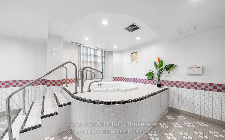 Photo 2 of Unit 210, 1700 Eglinton Avenue E, North York, Victoria Village — HOMEH
